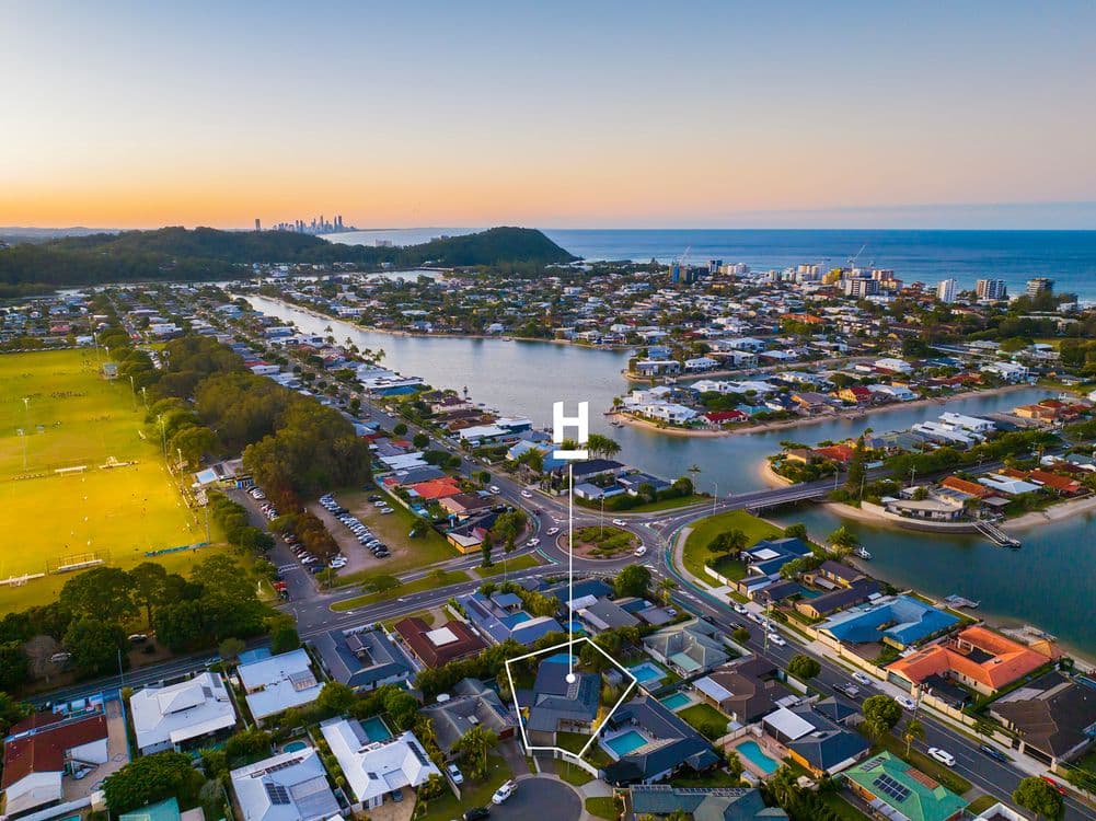 19 Satinwood Place, PALM BEACH, QLD 4221, Palm Beach - Thumbnail 2
