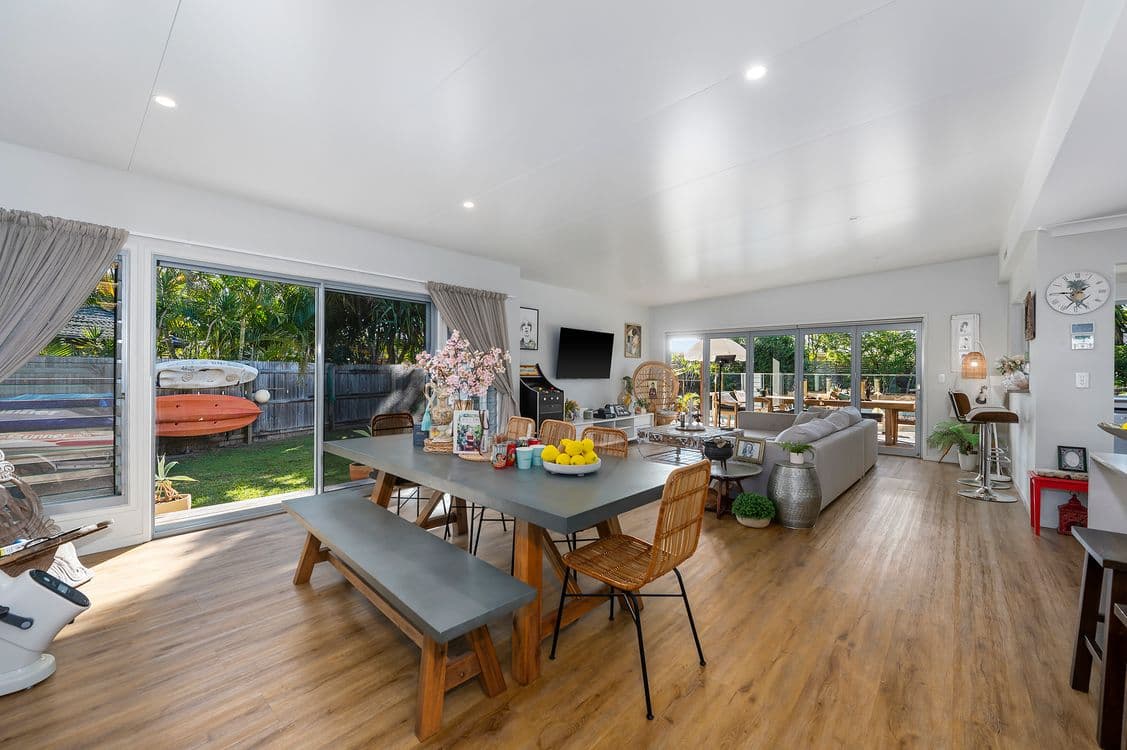 19 Satinwood Place, PALM BEACH, QLD 4221, Palm Beach - Thumbnail 8
