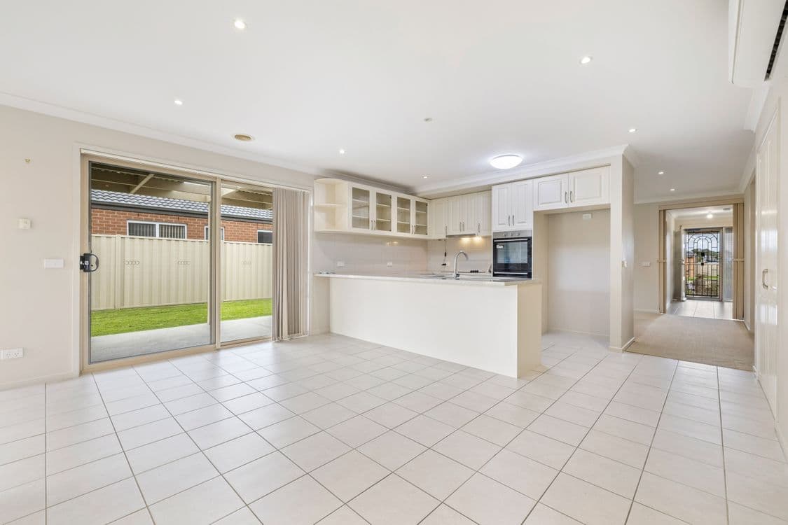 16 Schaeche Court, EASTWOOD, VIC 3875, Eastwood - Thumbnail 2