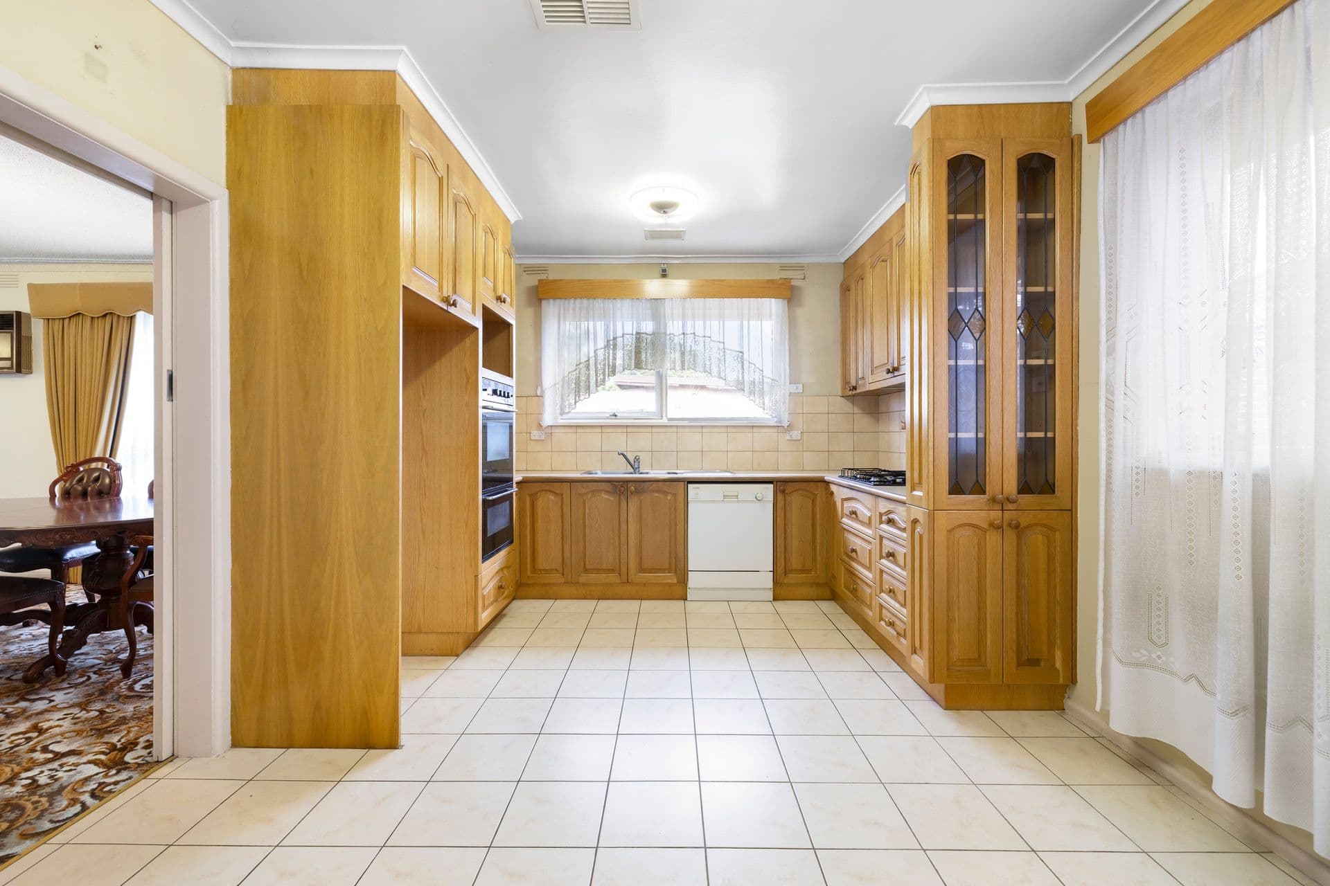 16 Olive Avenue , Mount Waverley VIC 3149, Mount Waverley - Thumbnail 2