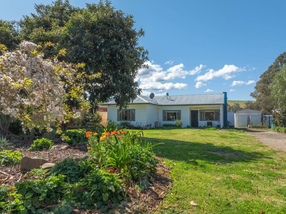 6852 Great Alpine Road, SWIFTS CREEK, VIC 3896, Swifts Creek - Image 1