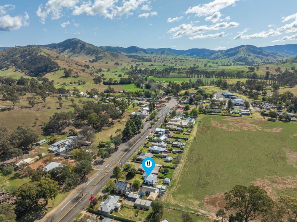 6852 Great Alpine Road, SWIFTS CREEK, VIC 3896, Swifts Creek - Thumbnail 2