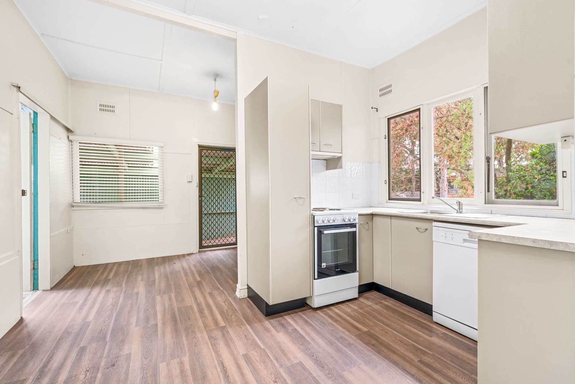 63 Lakedge Avenue , Berkeley Vale NSW 2261, Berkeley Vale - Thumbnail 3
