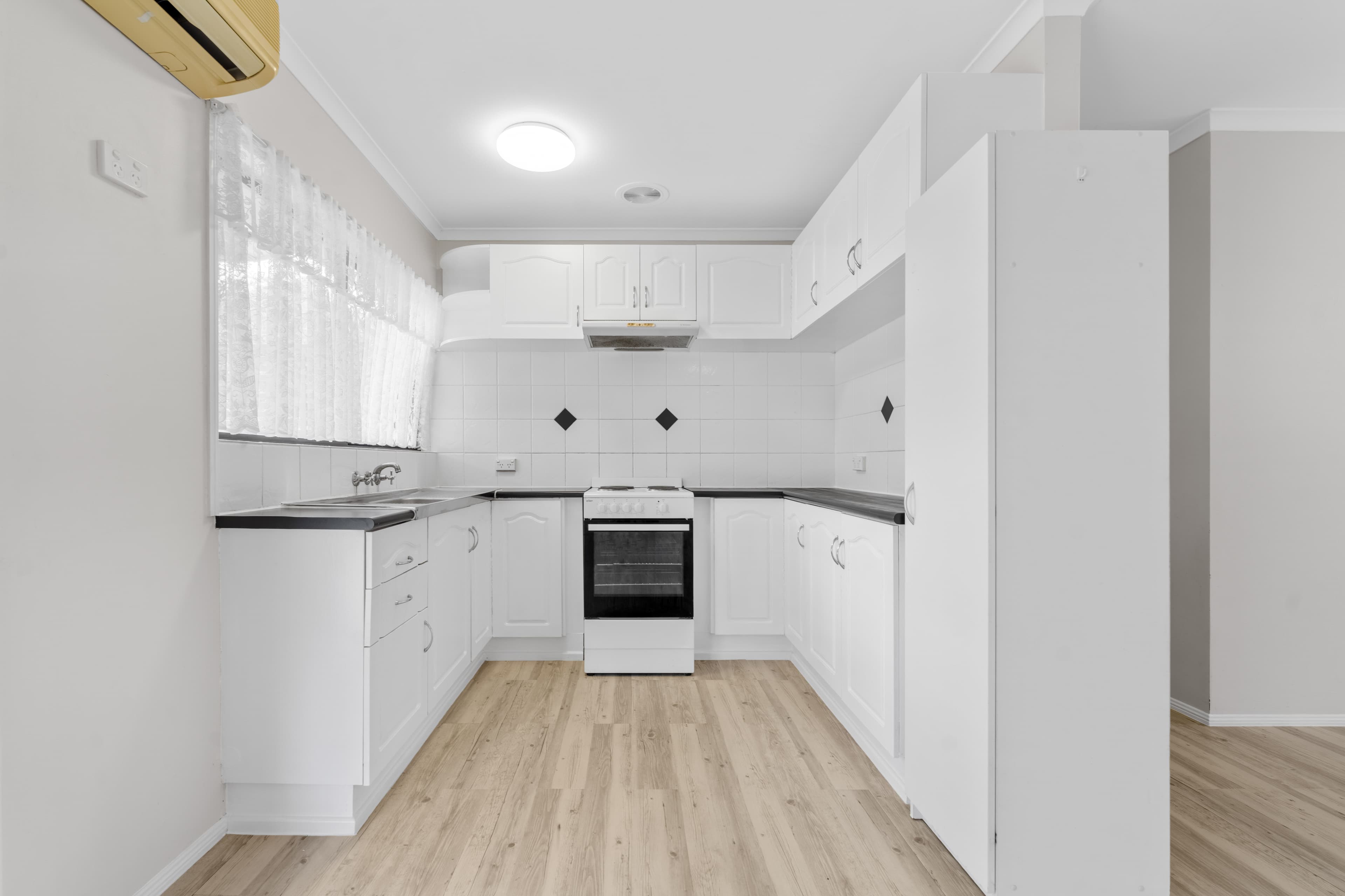7 Connemara Close , Trinity Beach QLD 4879, Trinity Beach - Thumbnail 5