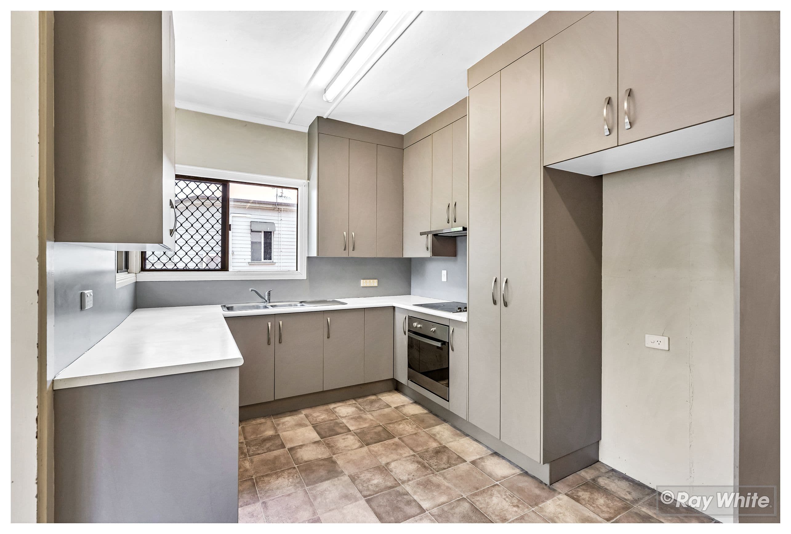 139 Edington Street , Berserker QLD 4701, Berserker - Thumbnail 2