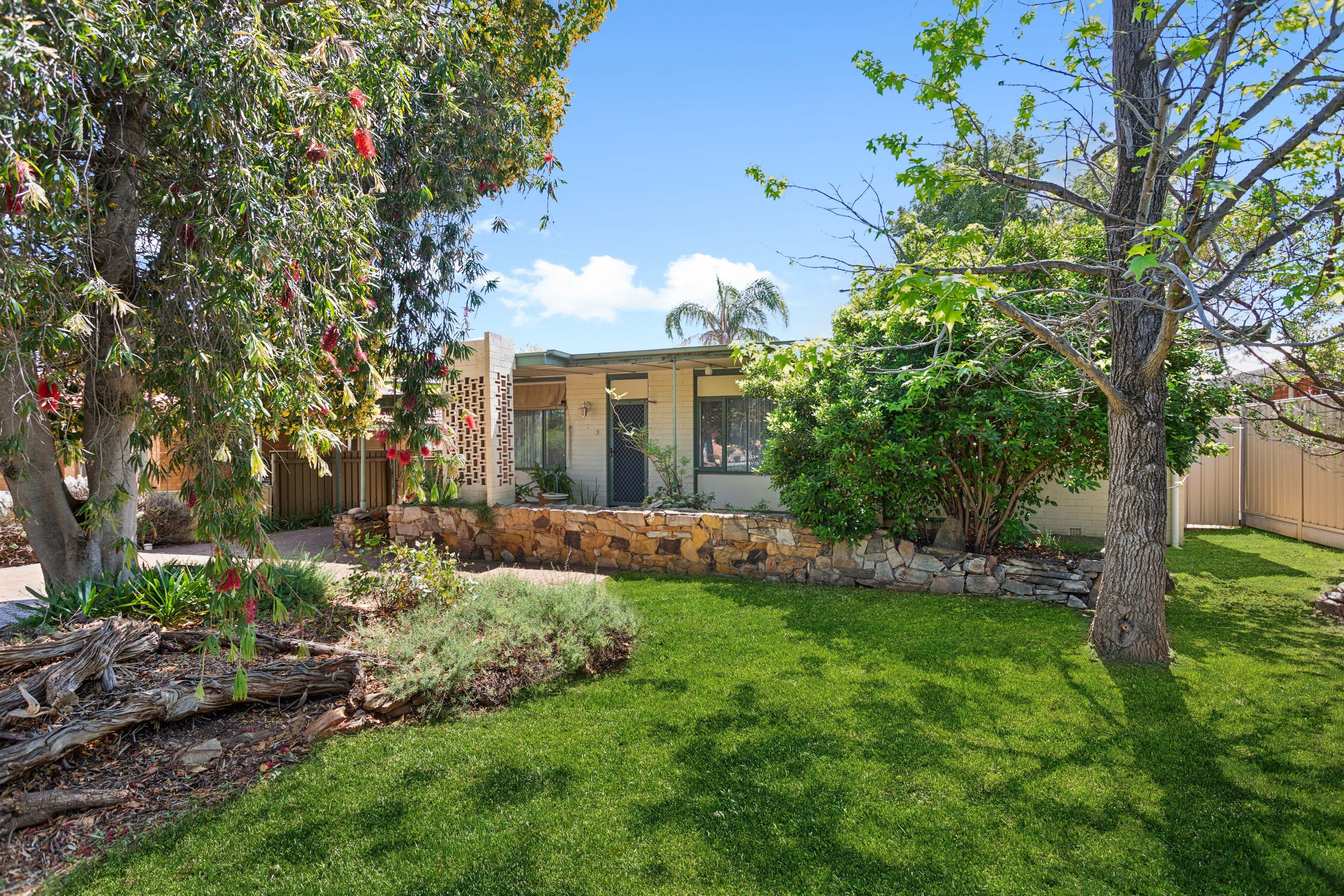 8 Martindale Street , Para Hills SA 5096, Para Hills - Image 1