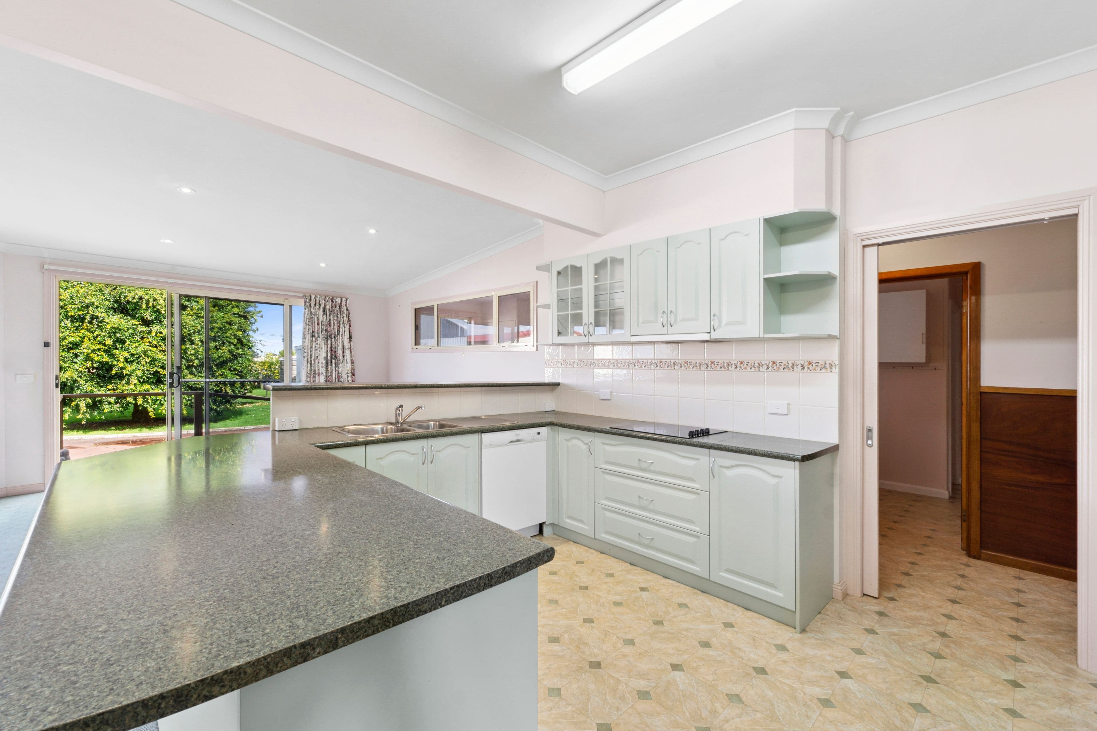 90 Victoria Street , Cobden VIC 3266, Cobden - Thumbnail 3