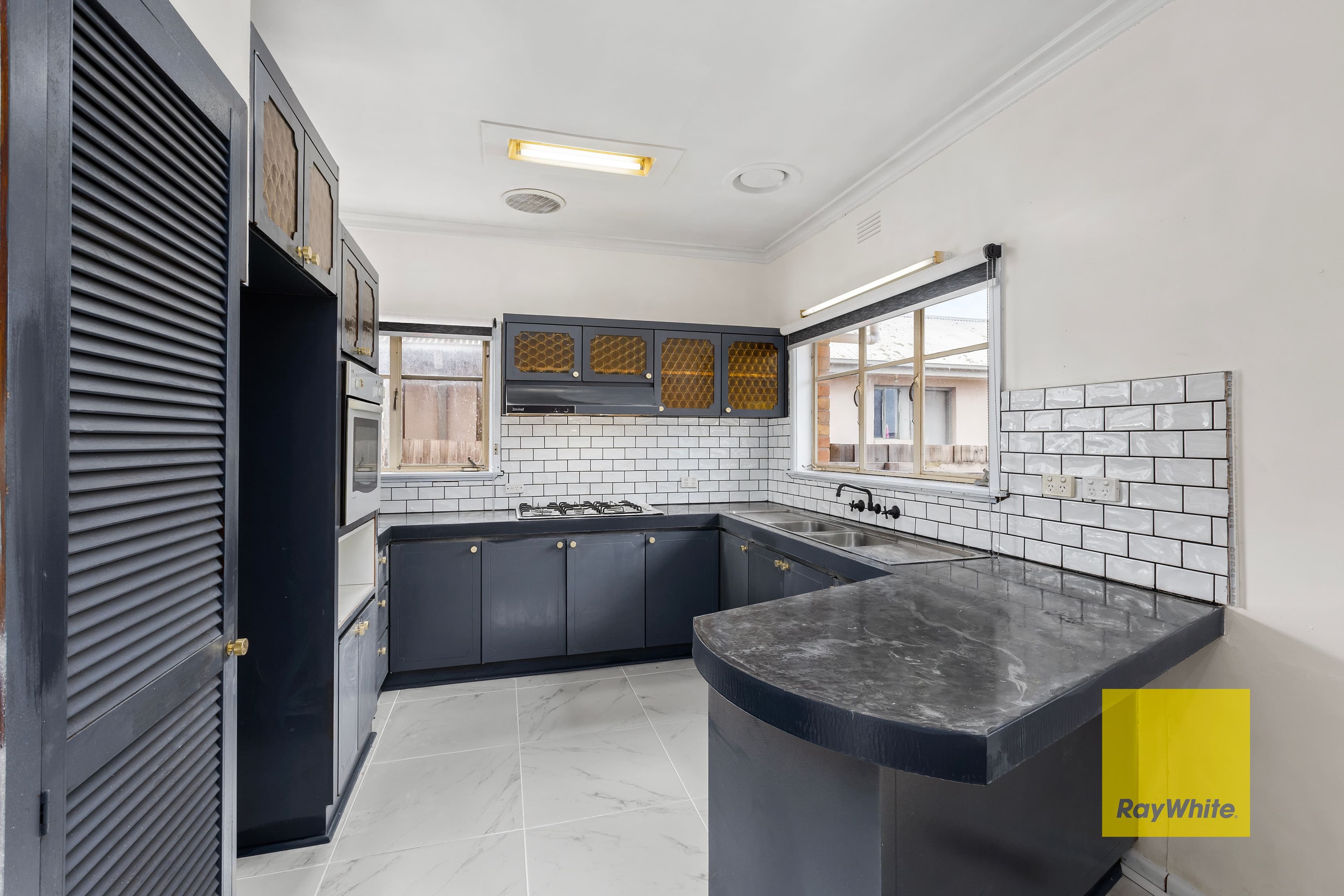 54 Torquay Road, Belmont - Thumbnail 2