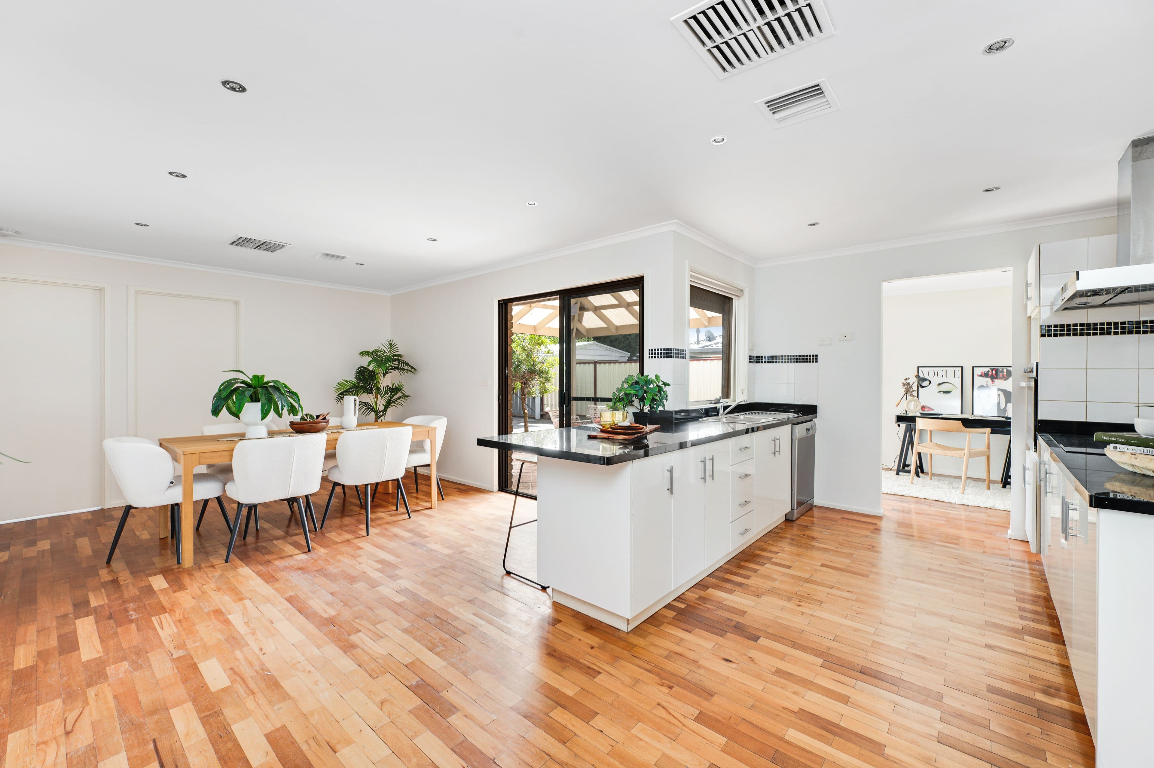 4 Bronsdon Court , Mill Park VIC 3082, Mill Park - Thumbnail 5
