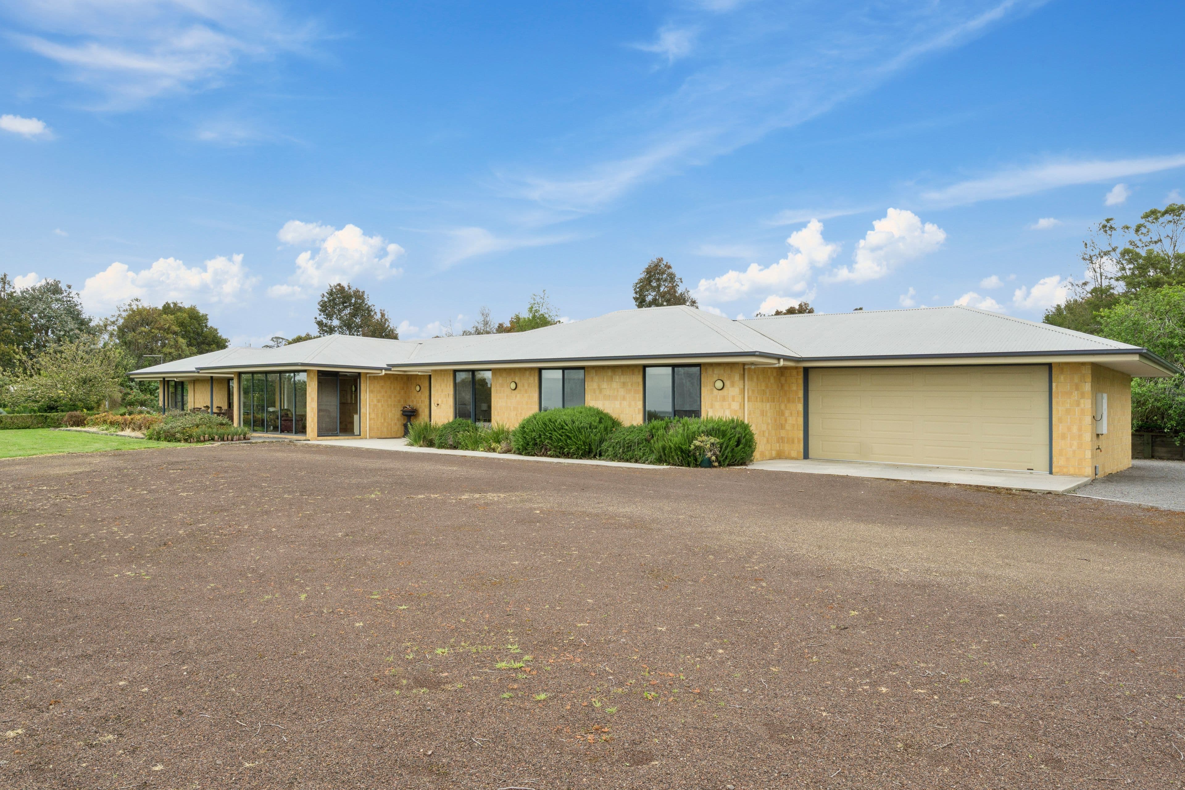 29 Park Avenue , Camperdown VIC 3260, Camperdown - Thumbnail 2