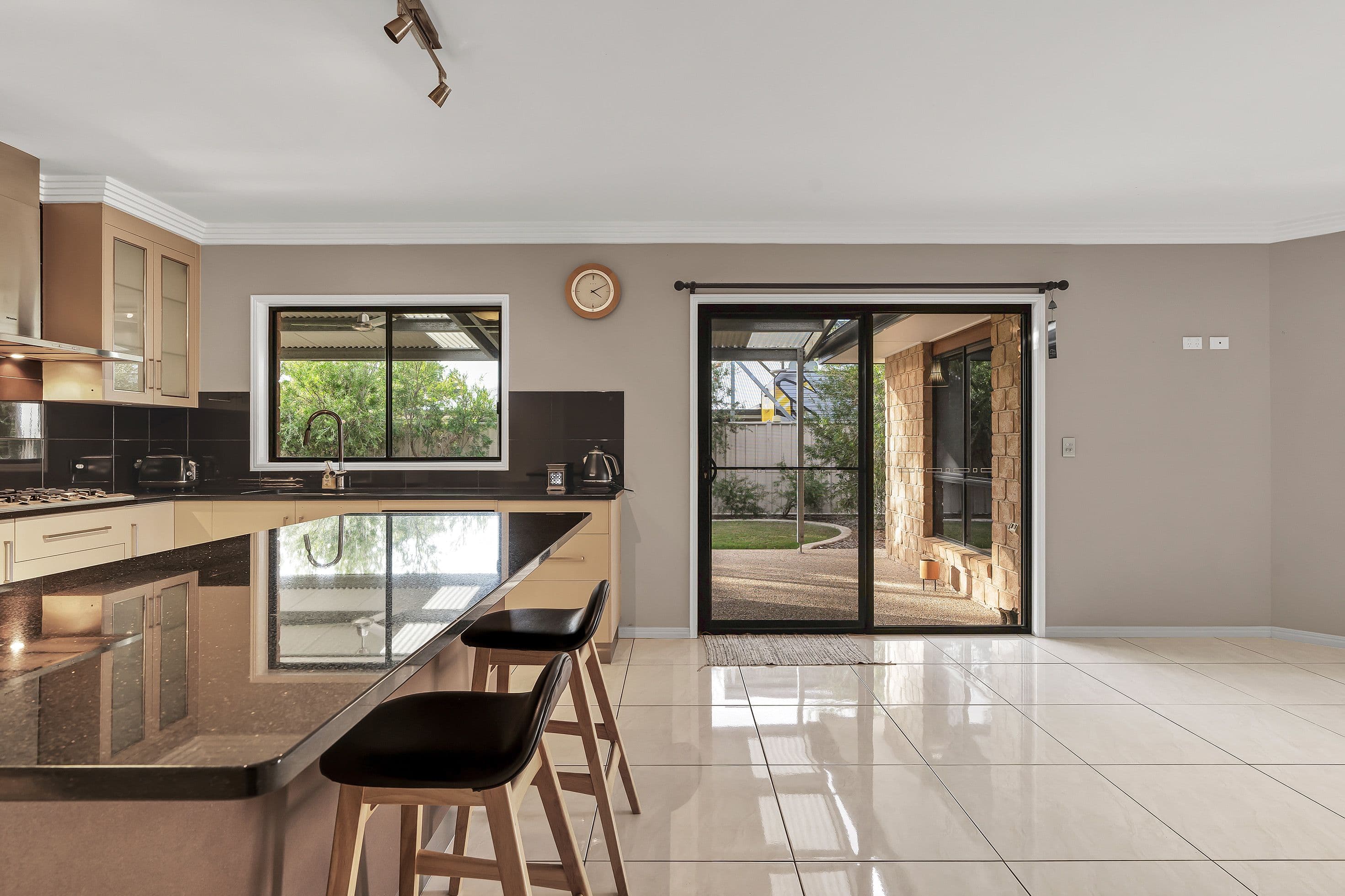 40 Wright Street , Emerald QLD 4720, Emerald - Thumbnail 3