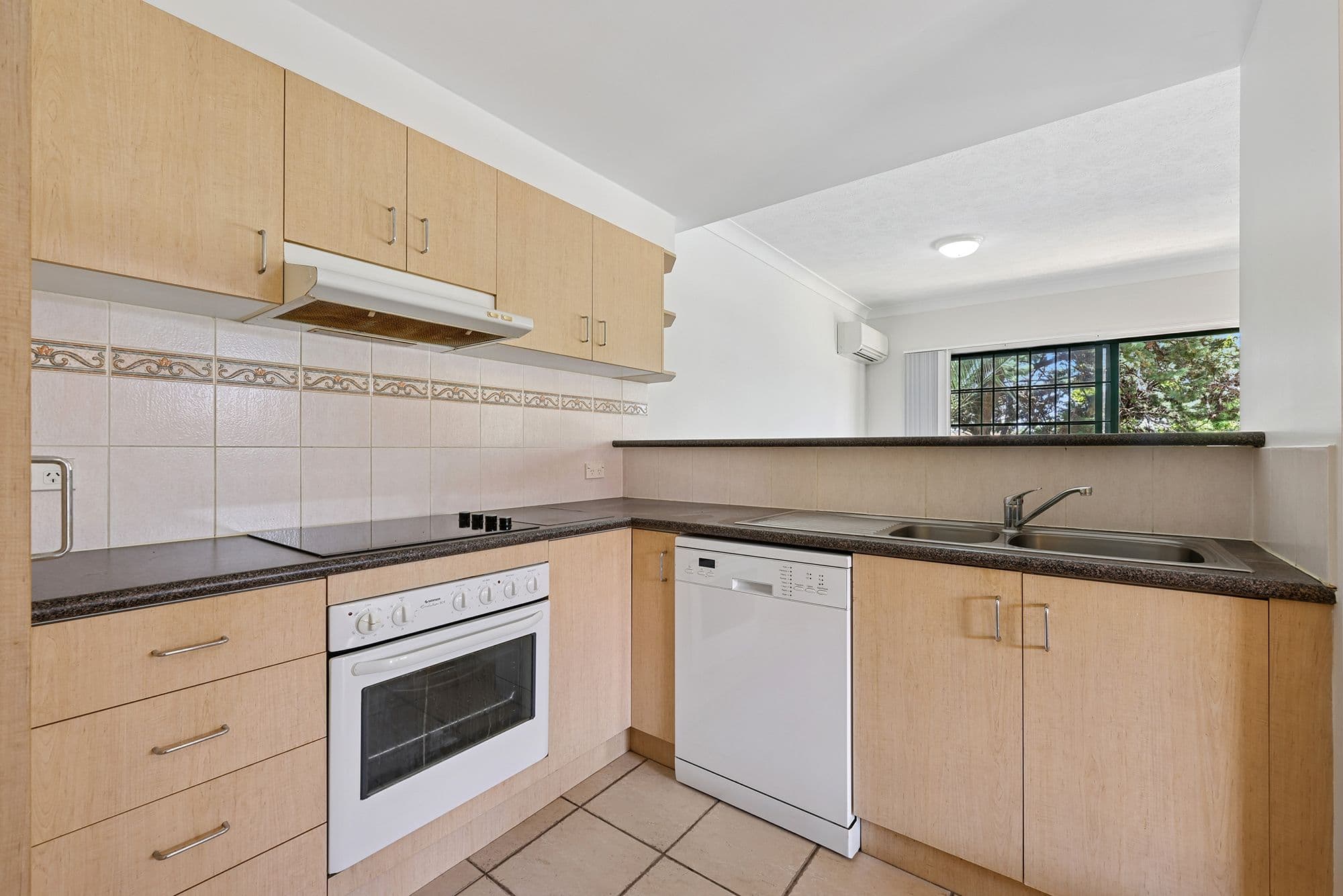 152-154 High Street , Southport QLD 4215, Southport - Thumbnail 2