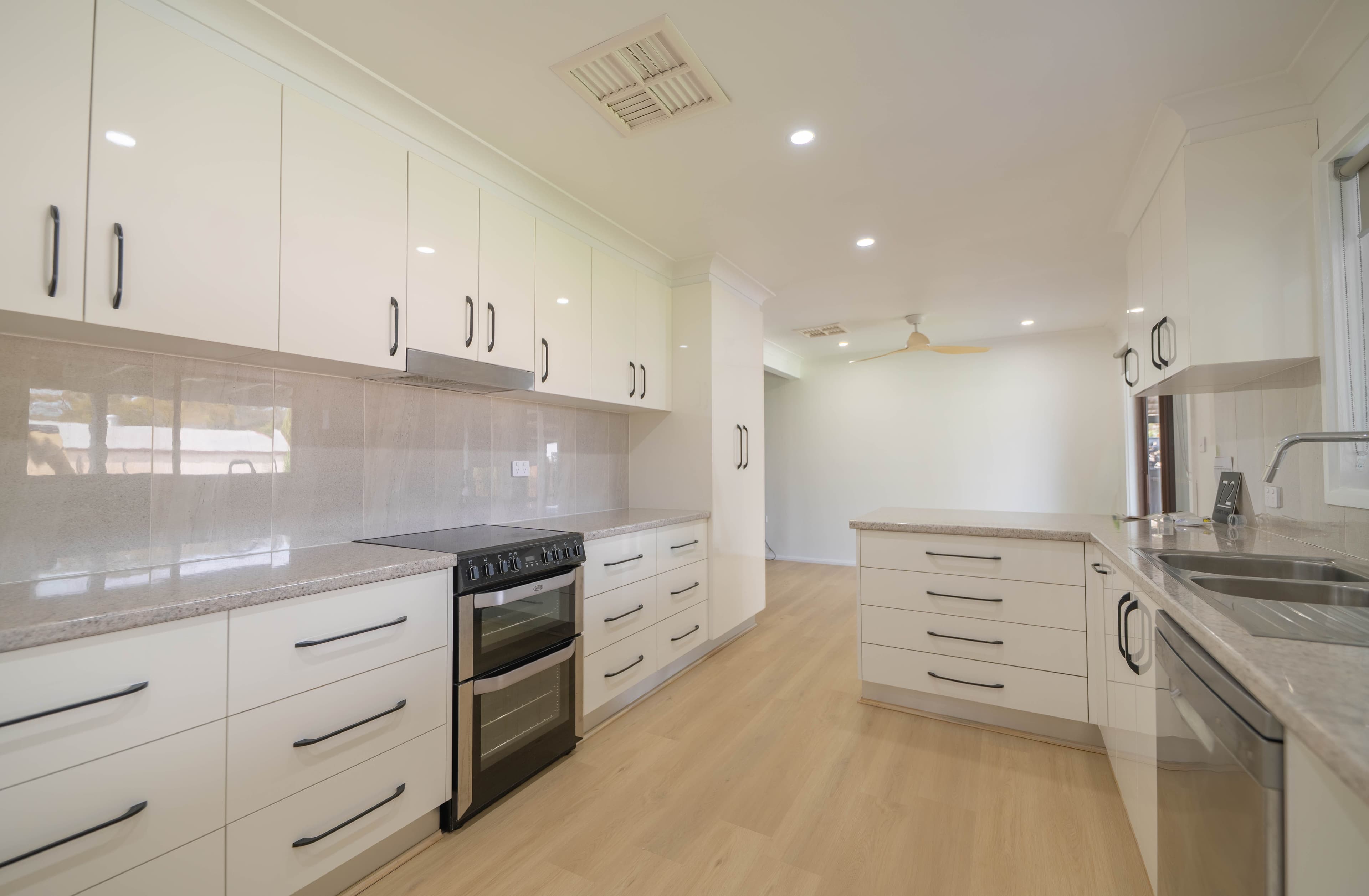 72 Forbes Road , Parkes NSW 2870, Parkes - Thumbnail 7
