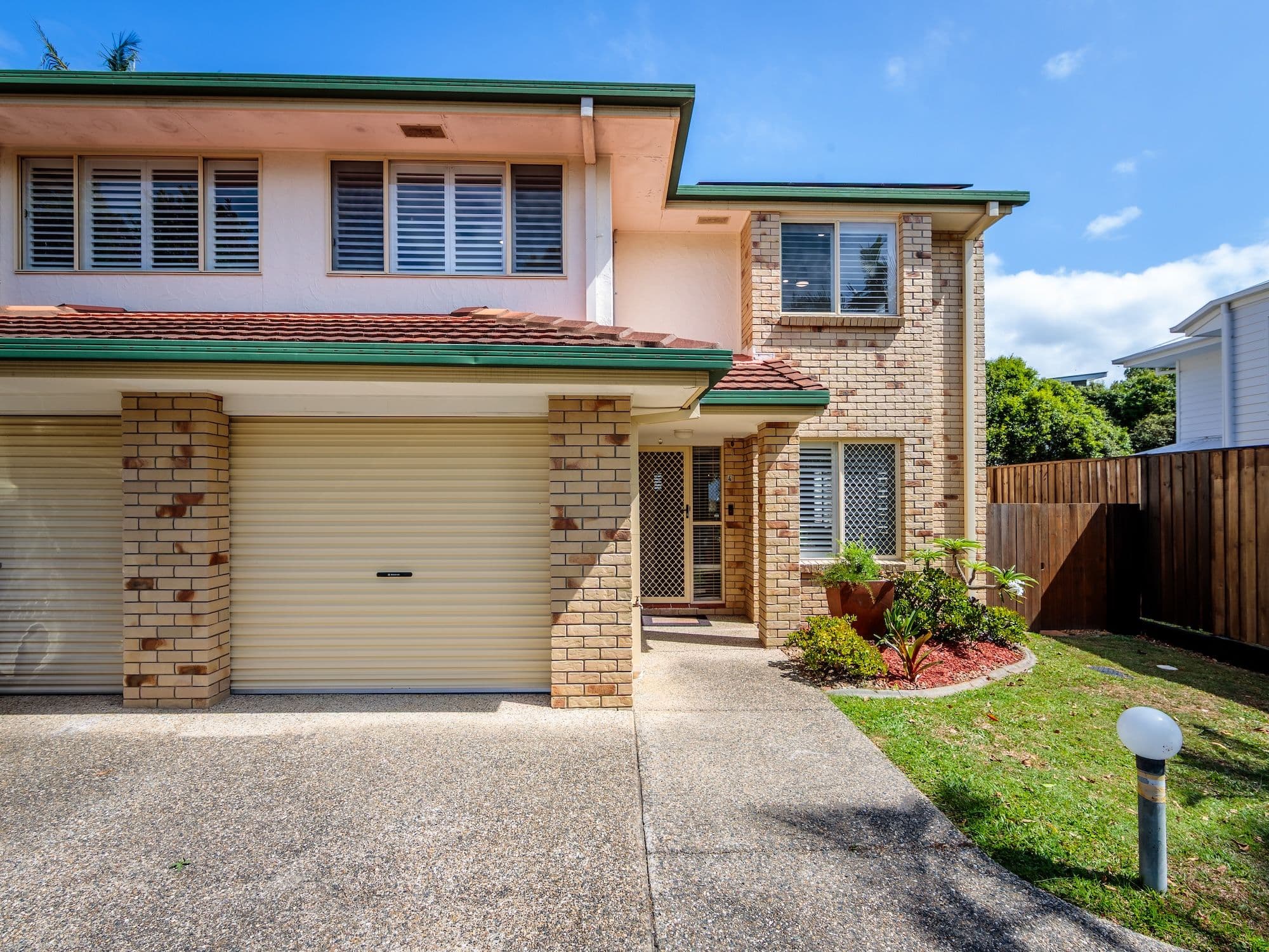106 Pohlman Street , Southport QLD 4215, Southport - Thumbnail 2
