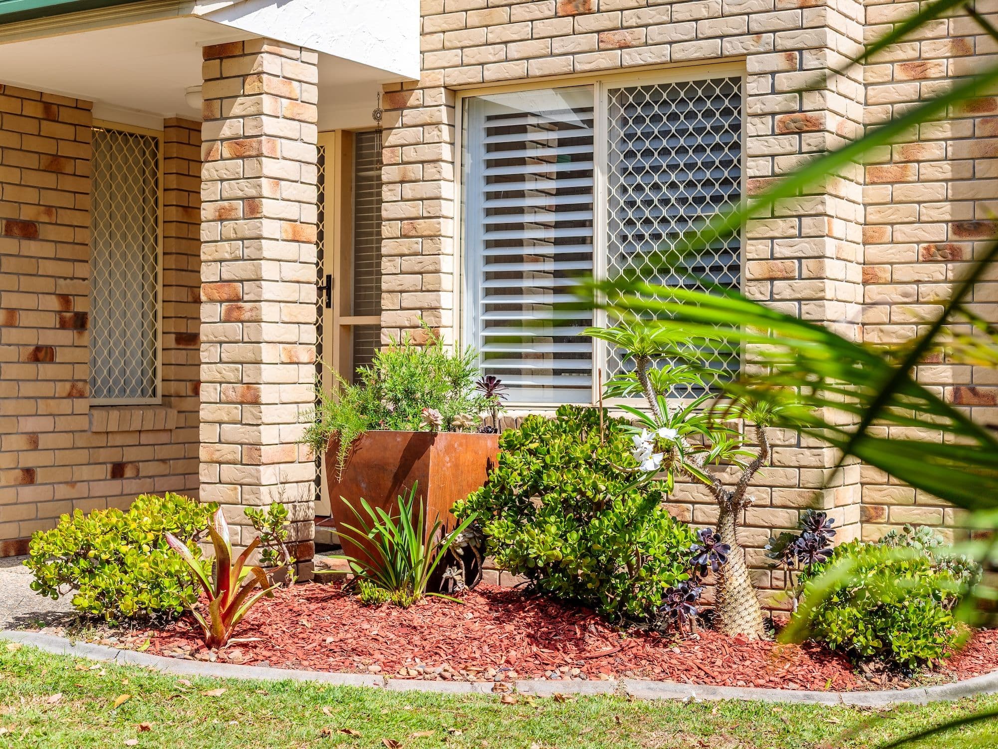 106 Pohlman Street , Southport QLD 4215, Southport - Thumbnail 3