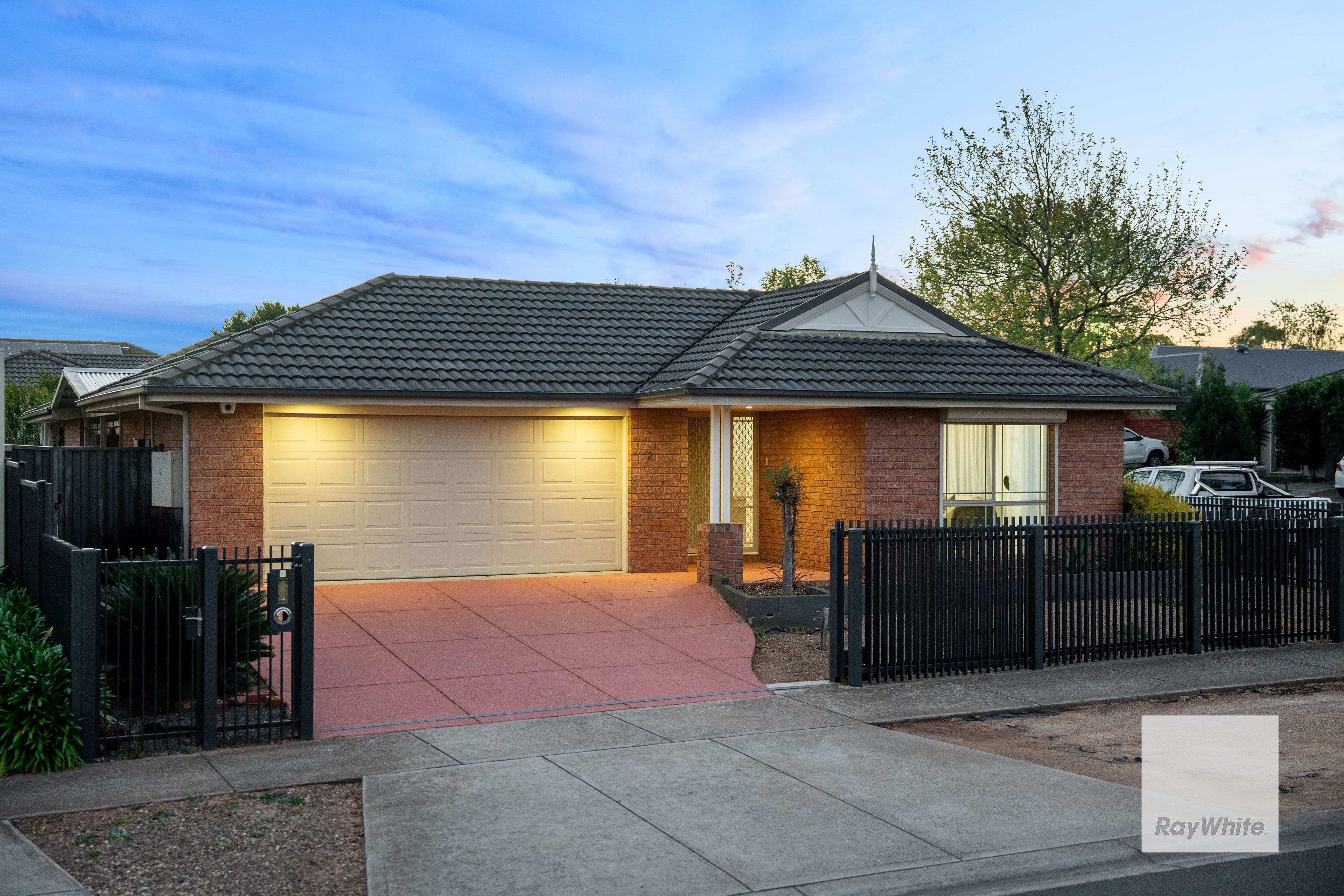 2 Coburn Way , Caroline Springs VIC 3023, Caroline Springs - Thumbnail 2