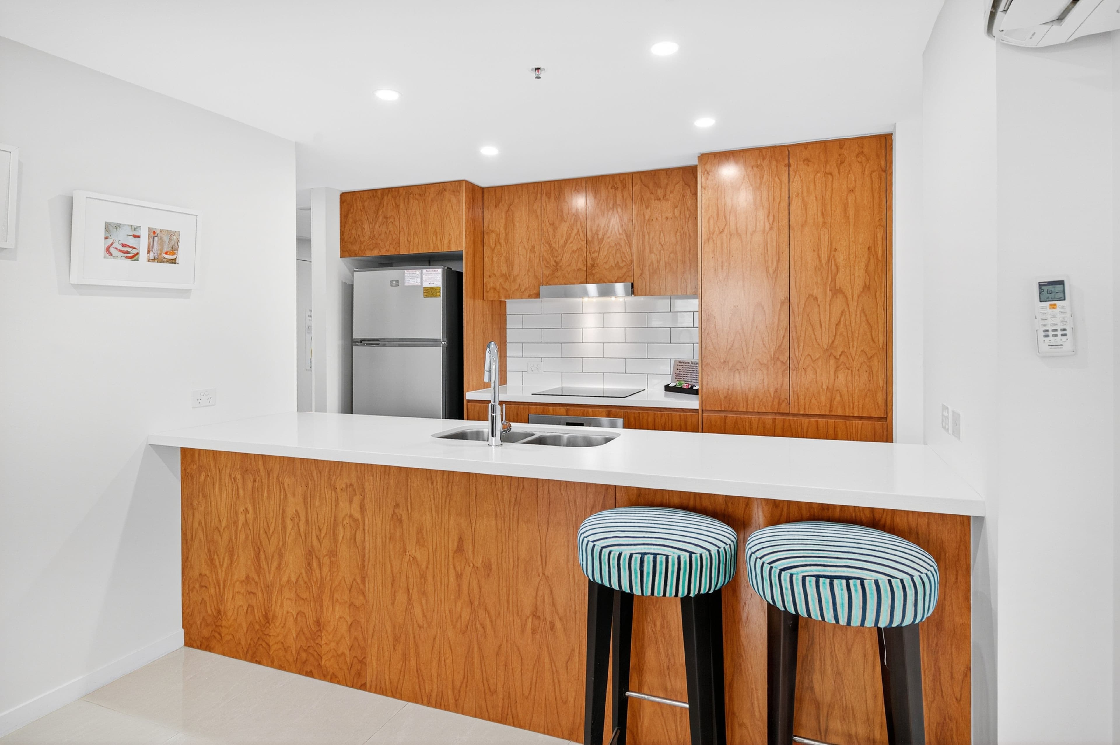 129 Surf Parade , Broadbeach QLD 4218, Broadbeach - Thumbnail 2