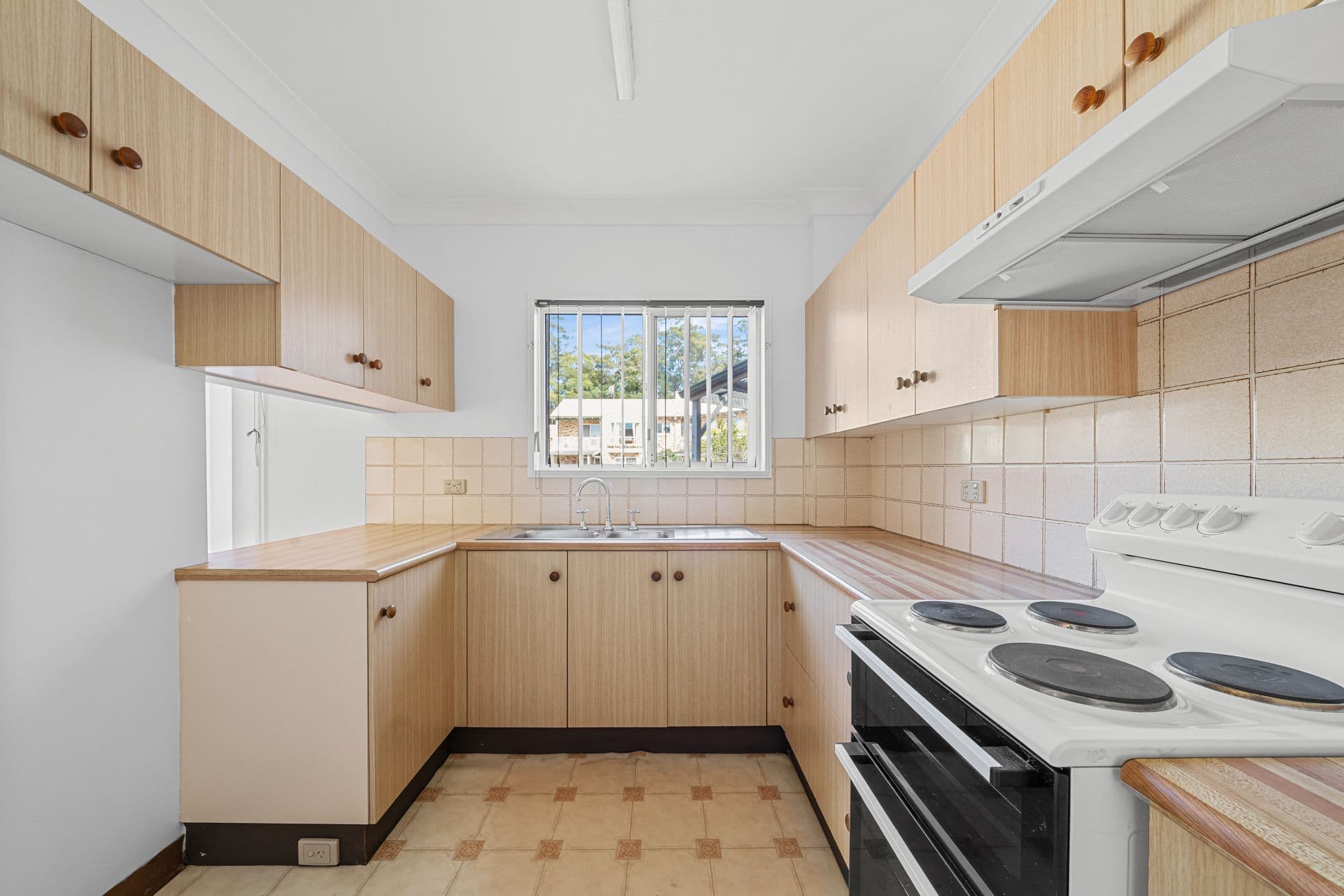 15 Lorraine Avenue , Berkeley Vale NSW 2261, Berkeley Vale - Thumbnail 2