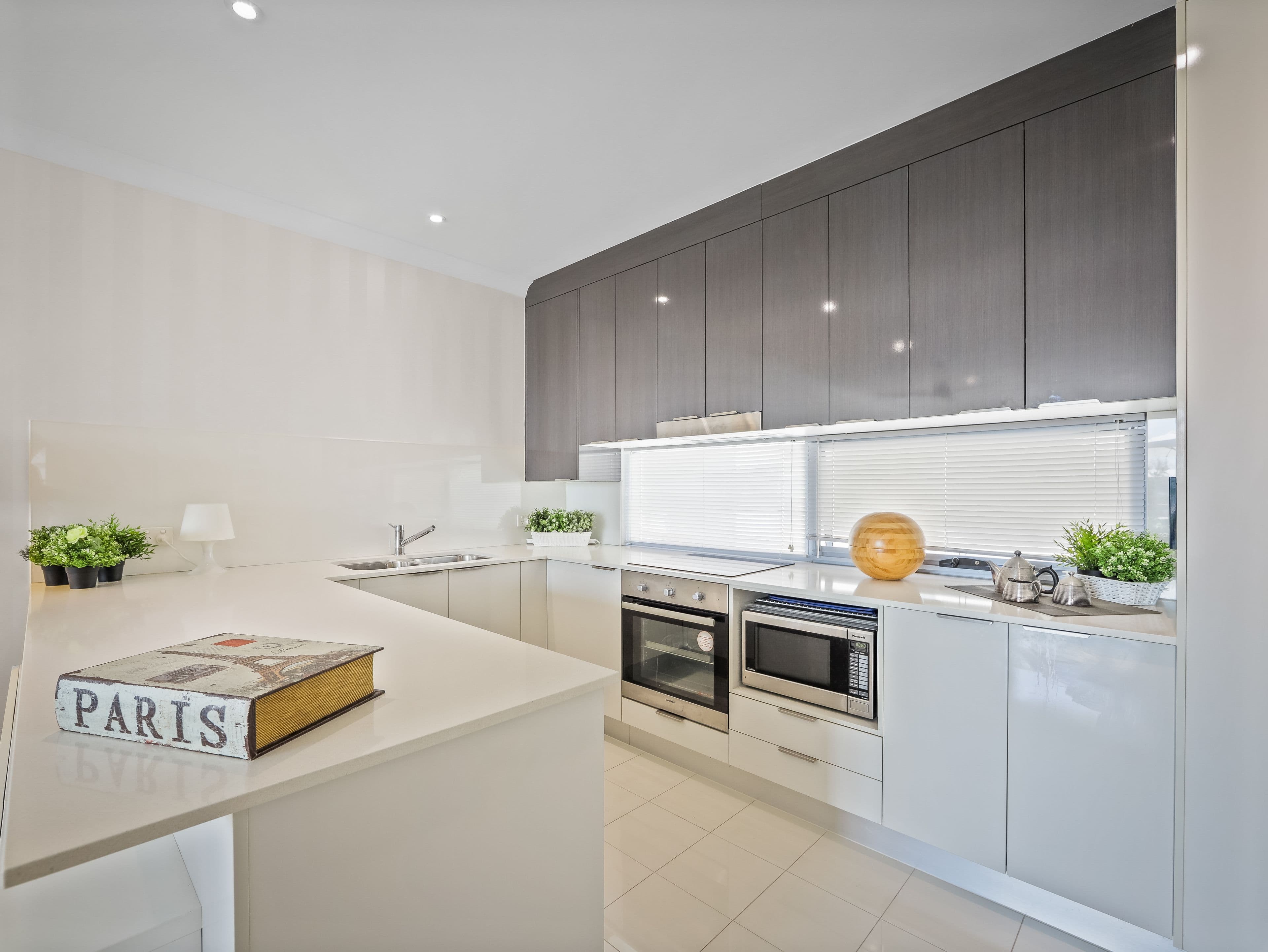 5036 Emerald Island Drive , Carrara QLD 4211, Carrara - Thumbnail 4