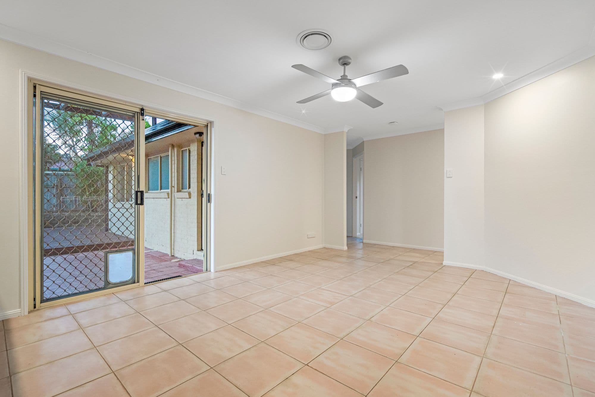 2 YARABAH Crescent , Shailer Park QLD 4128, Shailer Park - Thumbnail 7