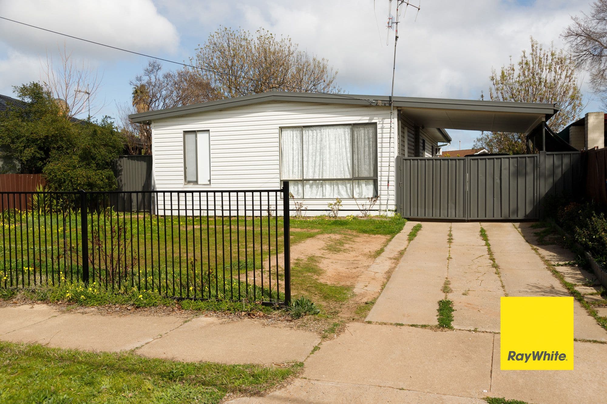 4 Yorkshire Crescent , Shepparton VIC 3630, Shepparton - Image 1