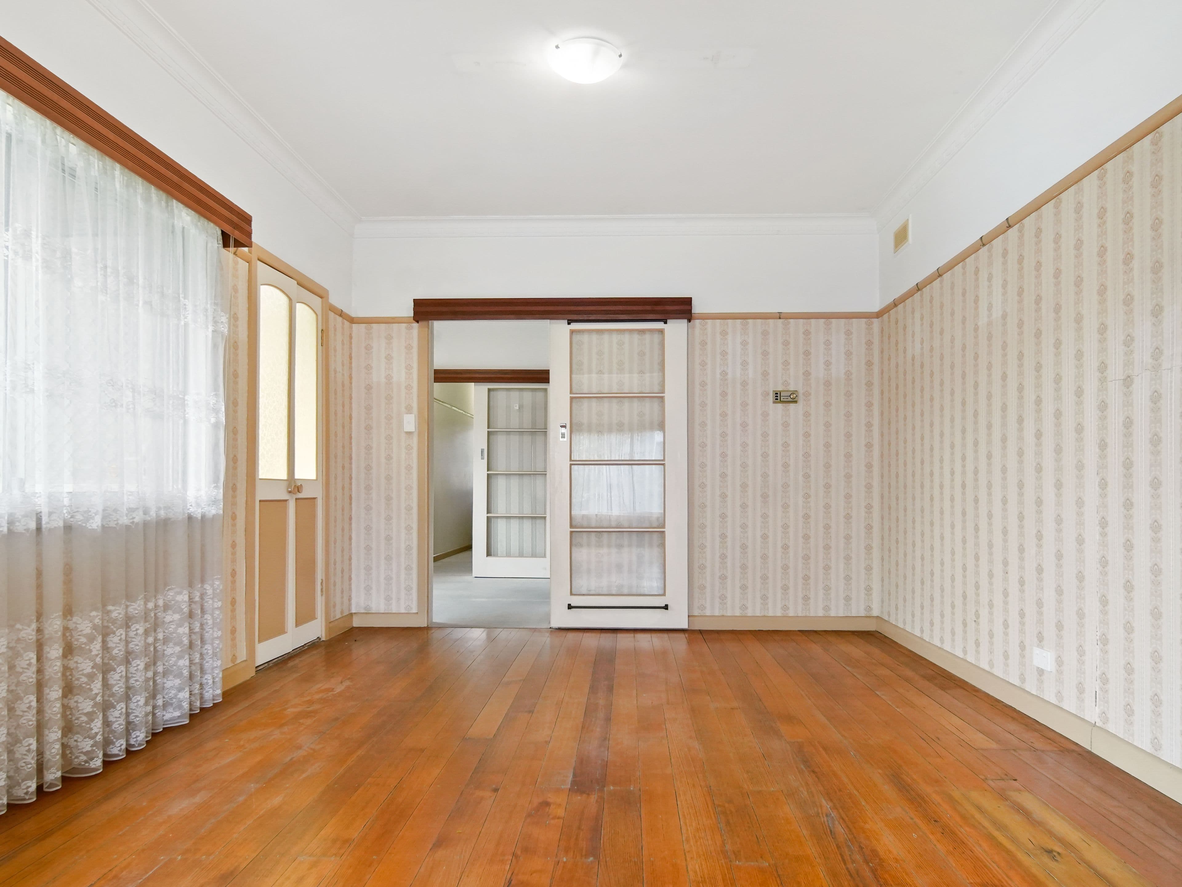 10 King George Parade , Dandenong VIC 3175, Dandenong - Image 1