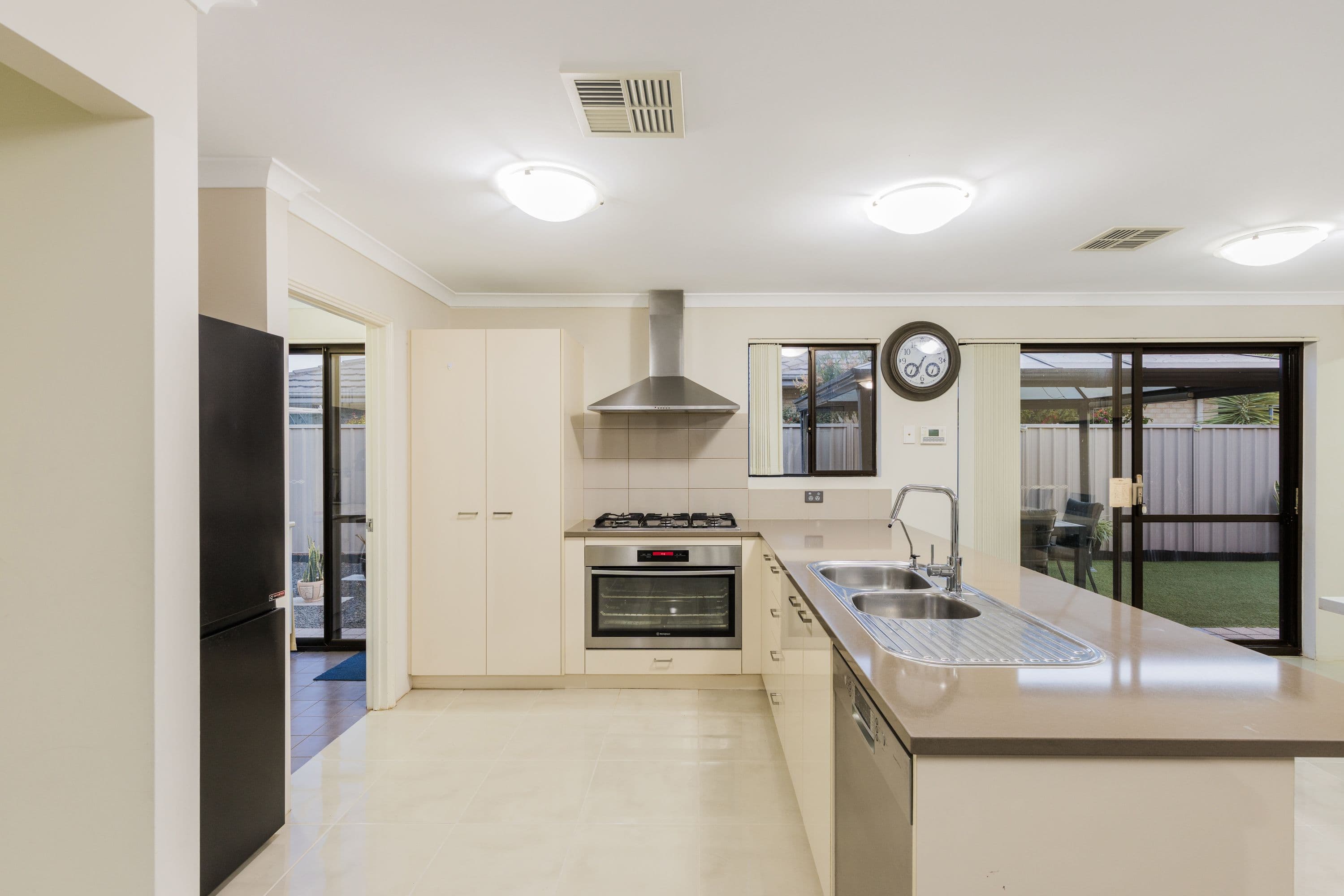 35 Ballycastle Loop , Canning Vale WA 6155, Canning Vale - Thumbnail 2