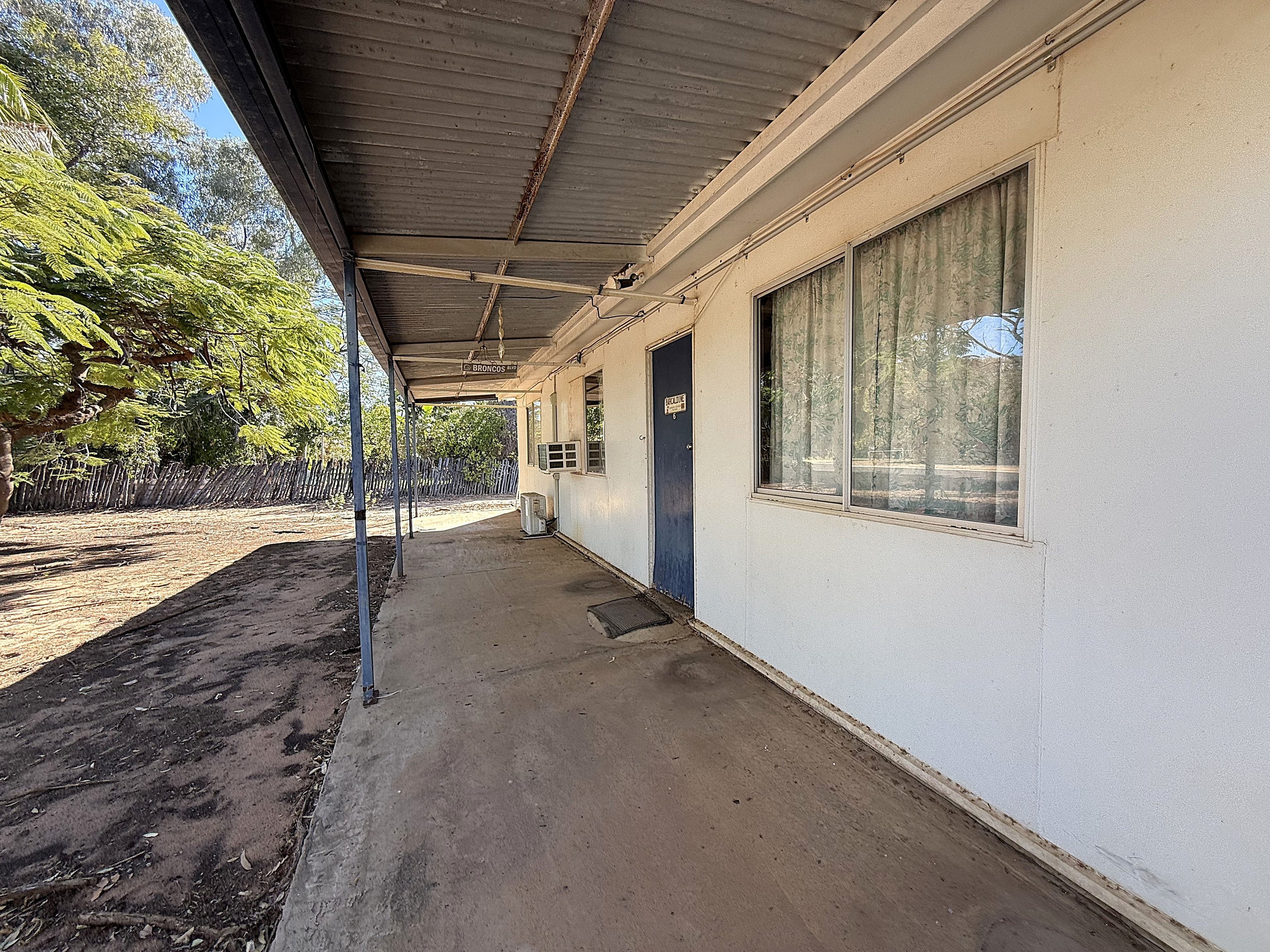 6 Elm Street , Barcaldine QLD 4725, Barcaldine - Thumbnail 2
