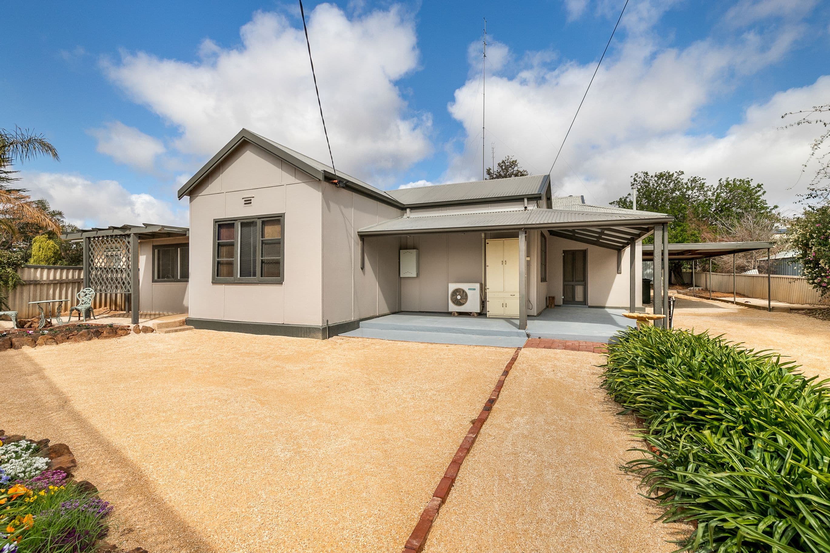 6 Laffer Street , Loxton SA 5333, Loxton - Image 1