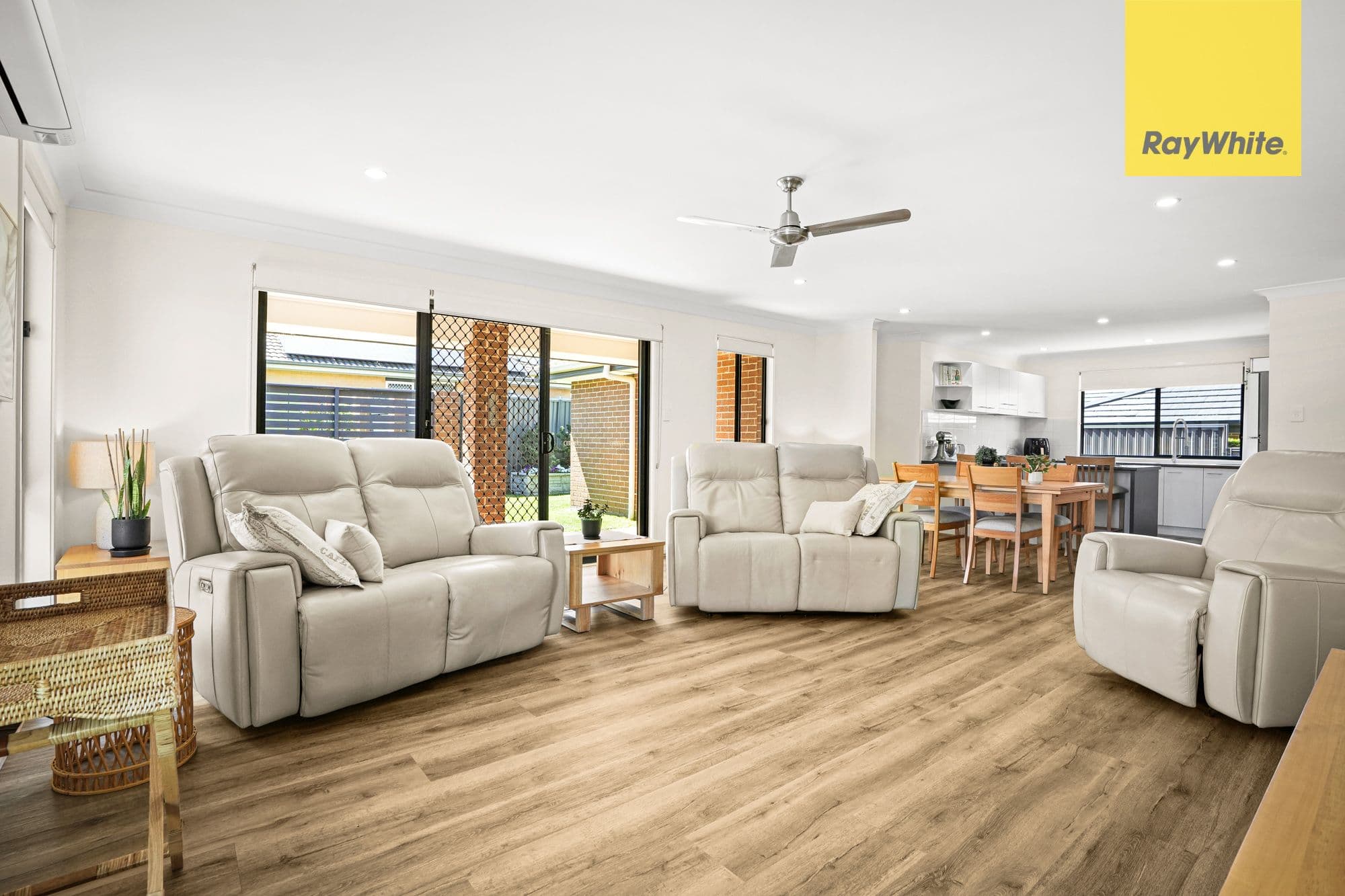18 Server Avenue , JORDAN SPRINGS NSW 2747, Jordan Springs - Thumbnail 4