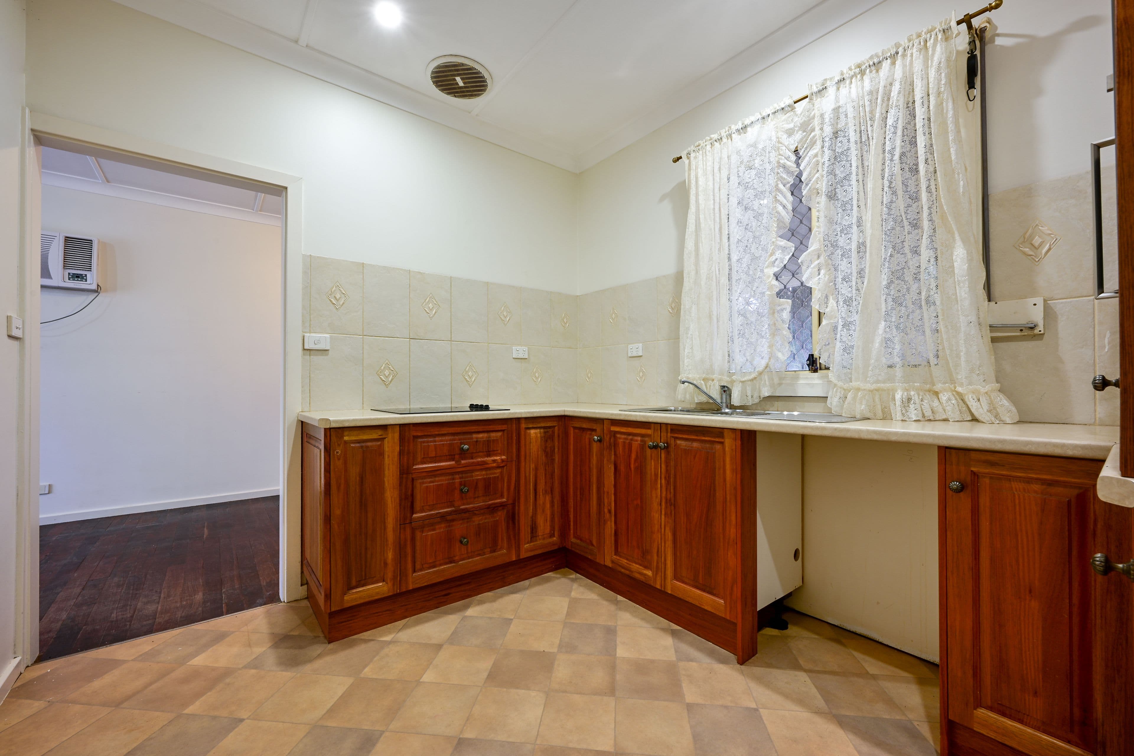 14 Kinnear Street , Port Augusta SA 5700, Port Augusta - Thumbnail 7