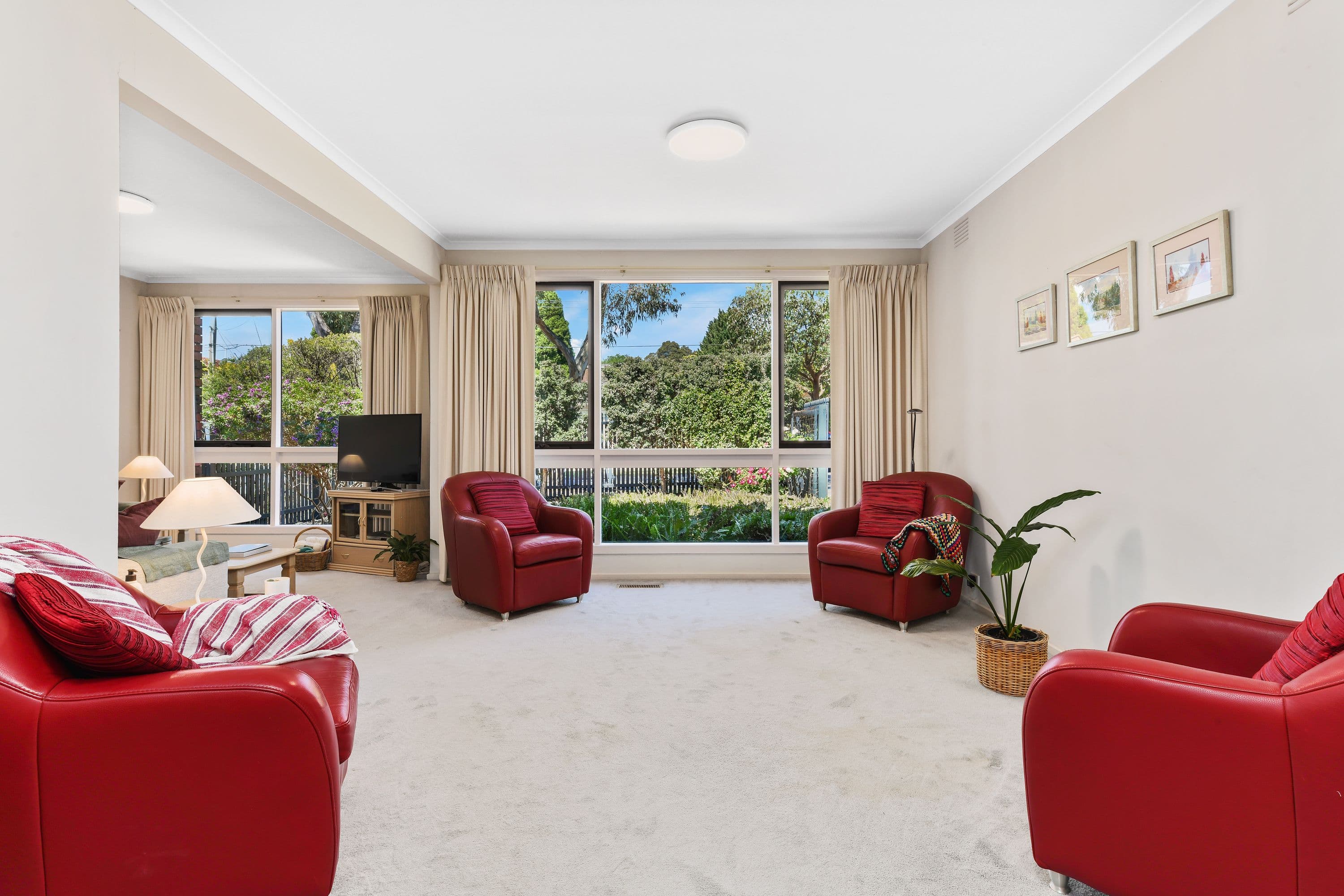 13 Eastleigh Drive, Glen Waverley - Thumbnail 4
