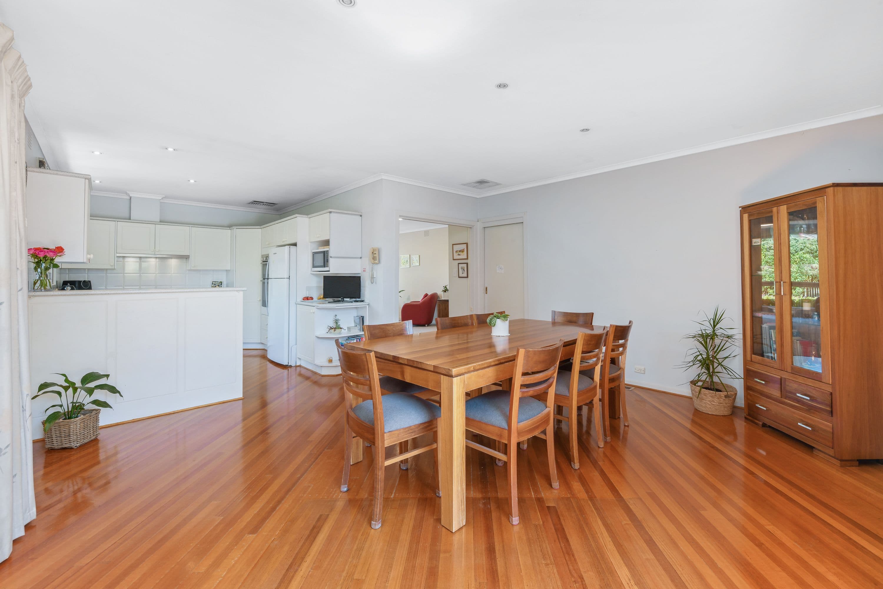 13 Eastleigh Drive, Glen Waverley - Thumbnail 7