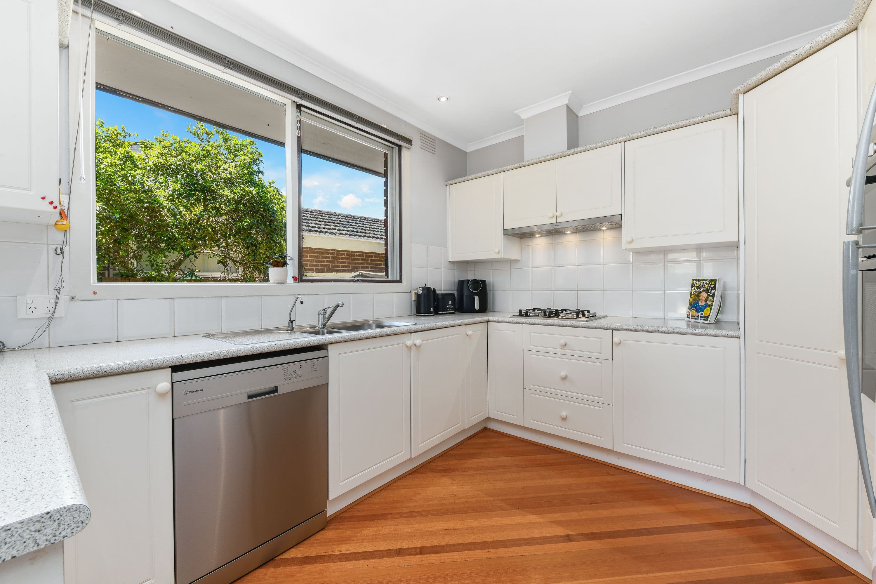 13 Eastleigh Drive, Glen Waverley - Thumbnail 8