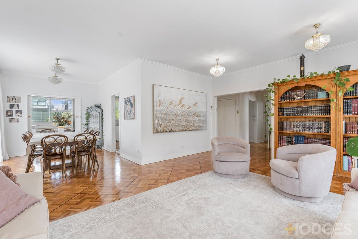 3 Sunhill Court, St Kilda East - Thumbnail 3