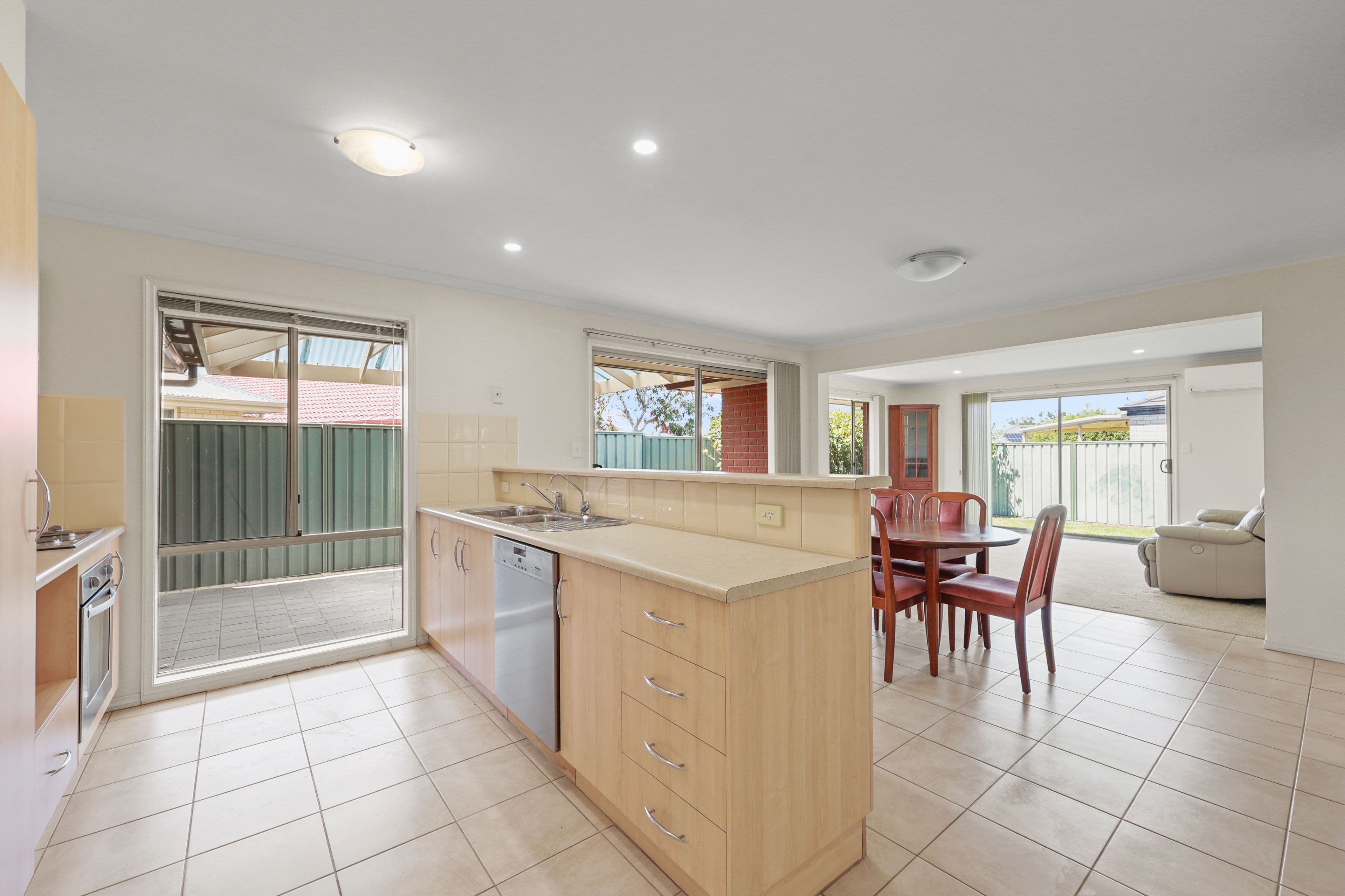 3 Robb Street , Encounter Bay SA 5211, Encounter Bay - Thumbnail 3