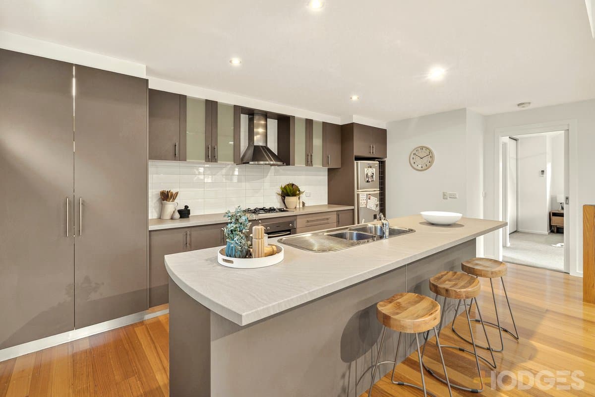 2/15 Baker Street, Ocean Grove - Thumbnail 4