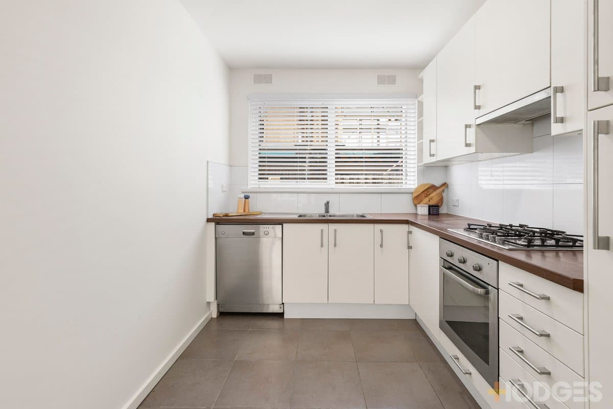 1/12 Carmichael Street, West Footscray - Thumbnail 4