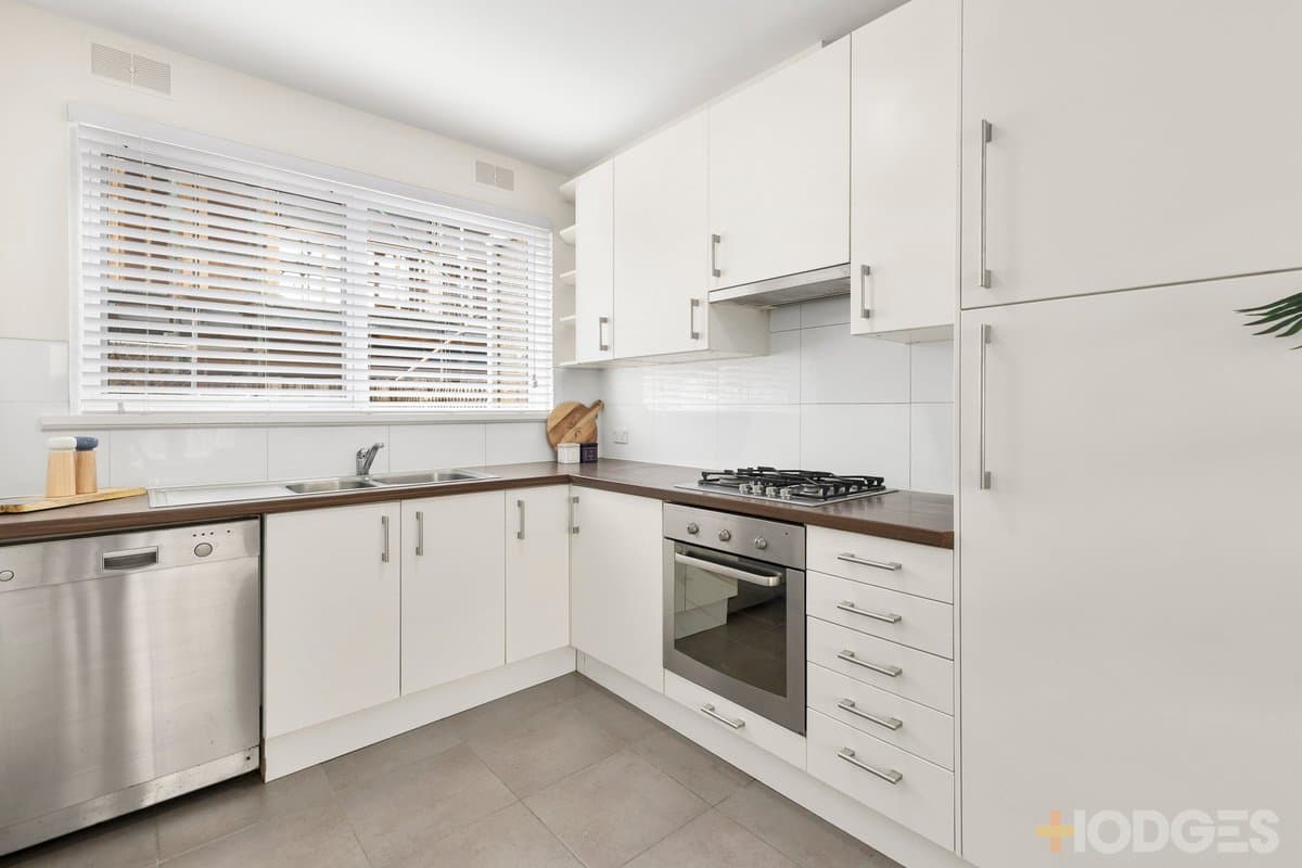 1/12 Carmichael Street, West Footscray - Thumbnail 5