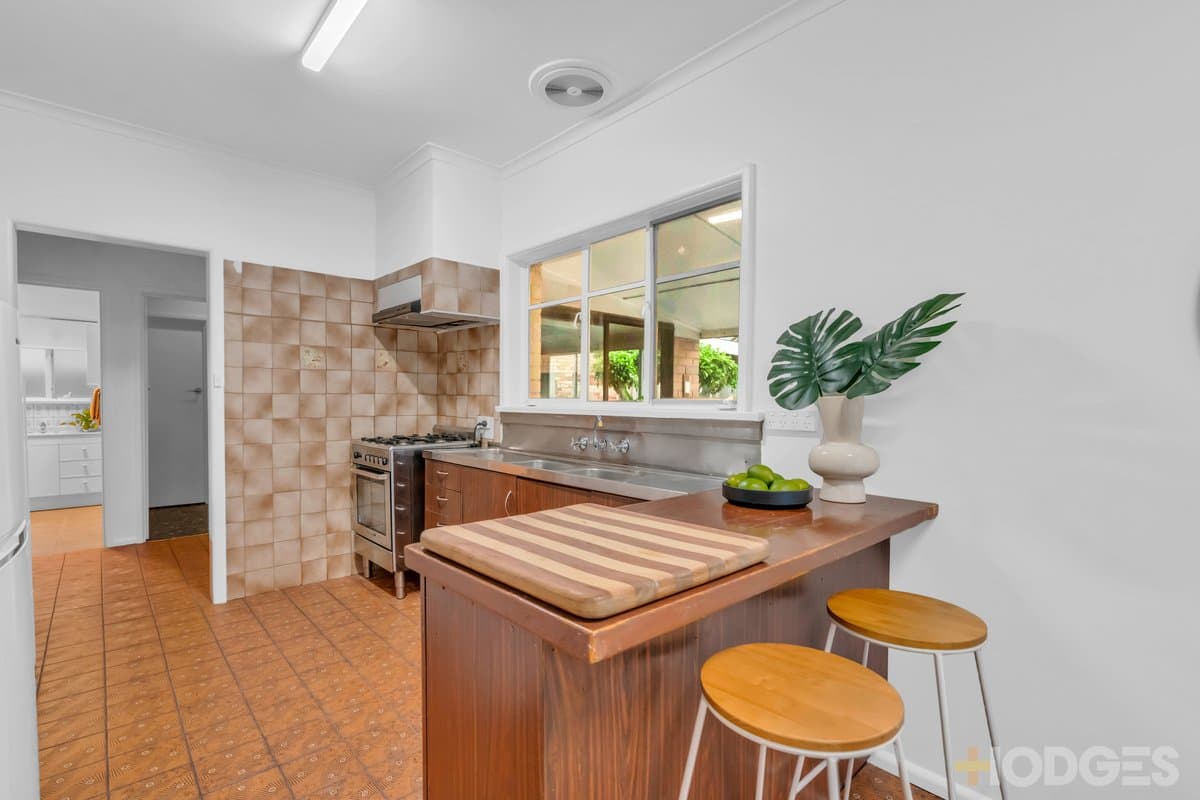 36 Rosewarne Avenue, Cheltenham - Thumbnail 5