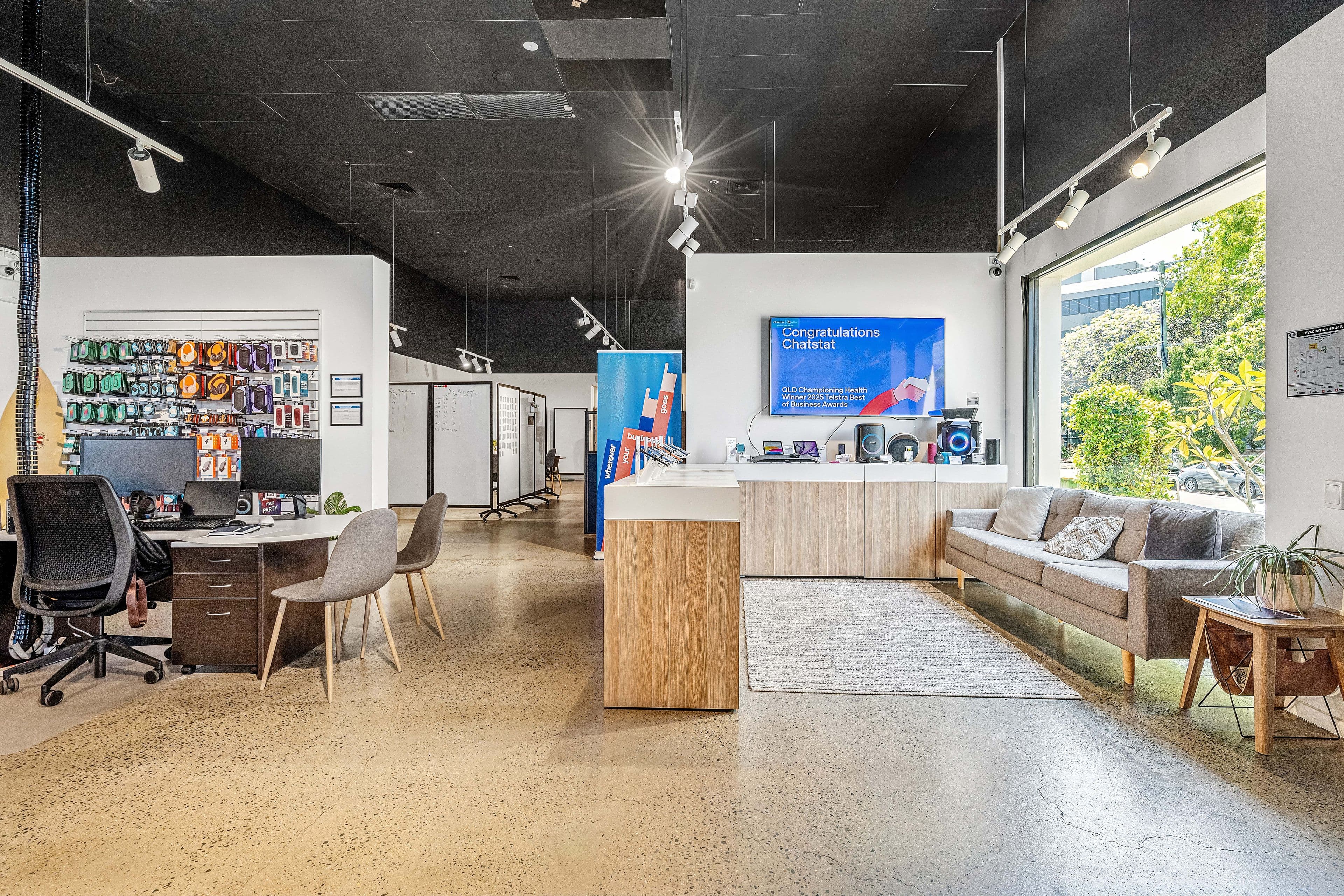 22 Crombie Avenue, Surfers Paradise - Thumbnail 6