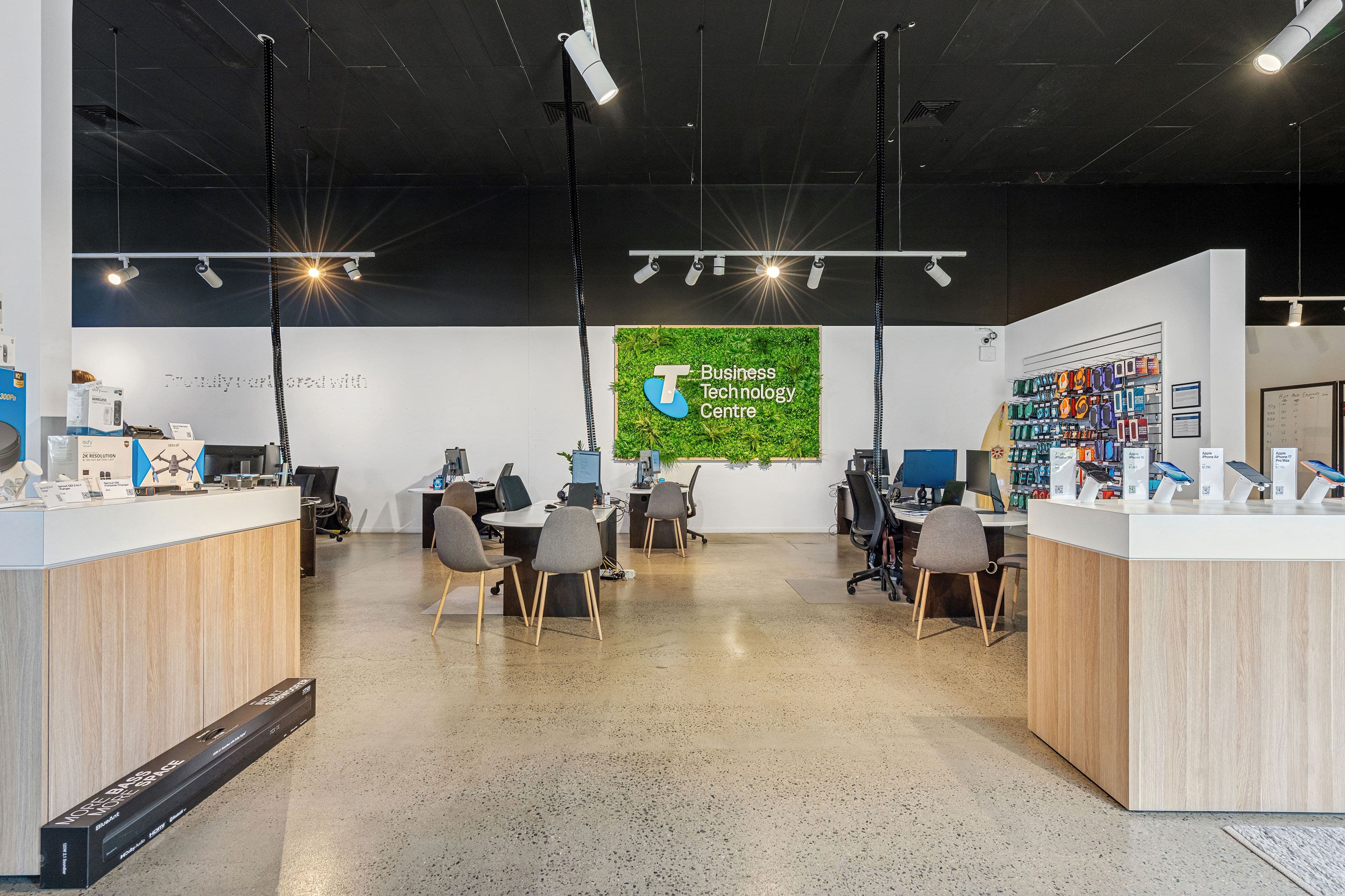 22 Crombie Avenue, Surfers Paradise - Thumbnail 8