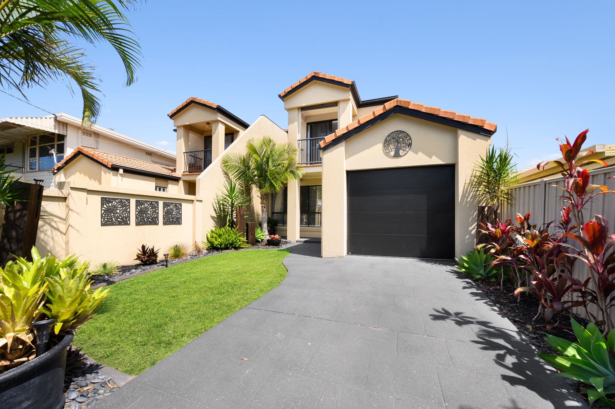 16 Eider Avenue , Paradise Point QLD 4216, Paradise Point - Image 1