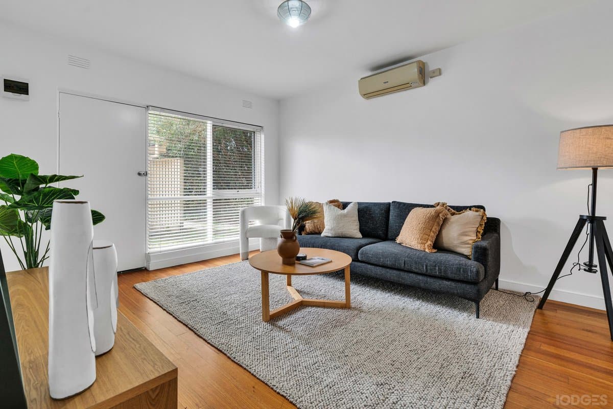 6/16 Station Street, Mentone - Image 1