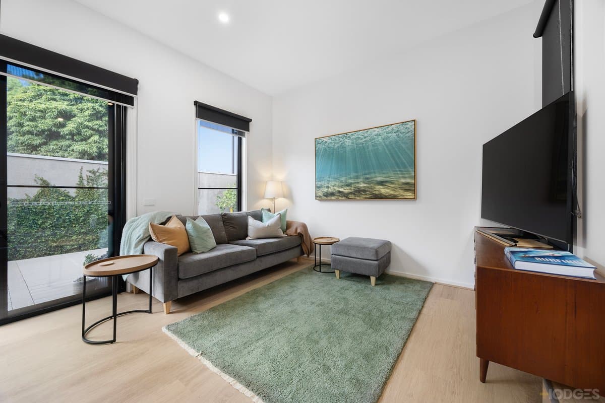 2B/49 The Corso, Parkdale - Thumbnail 2
