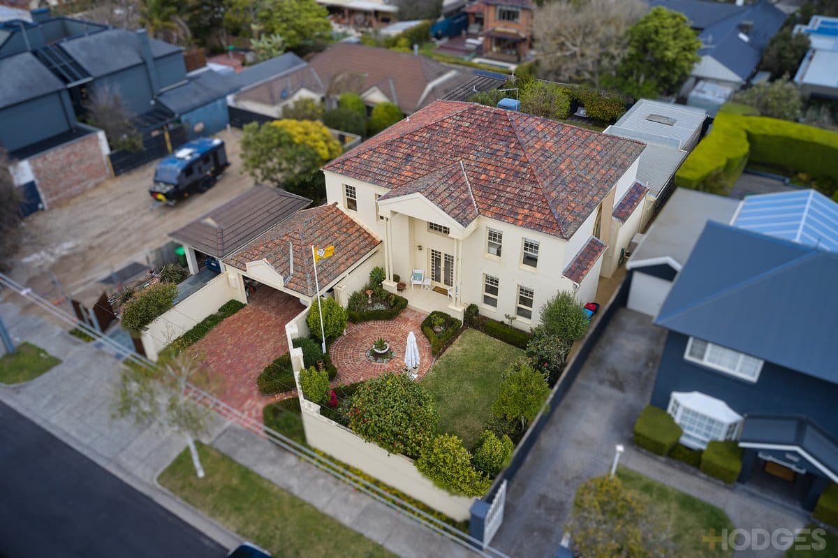 16 Lynette Avenue, Beaumaris - Thumbnail 2