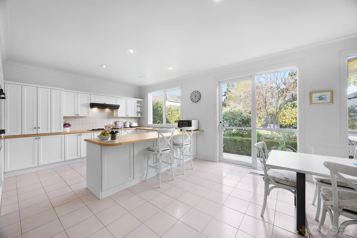 16 Lynette Avenue, Beaumaris - Thumbnail 5