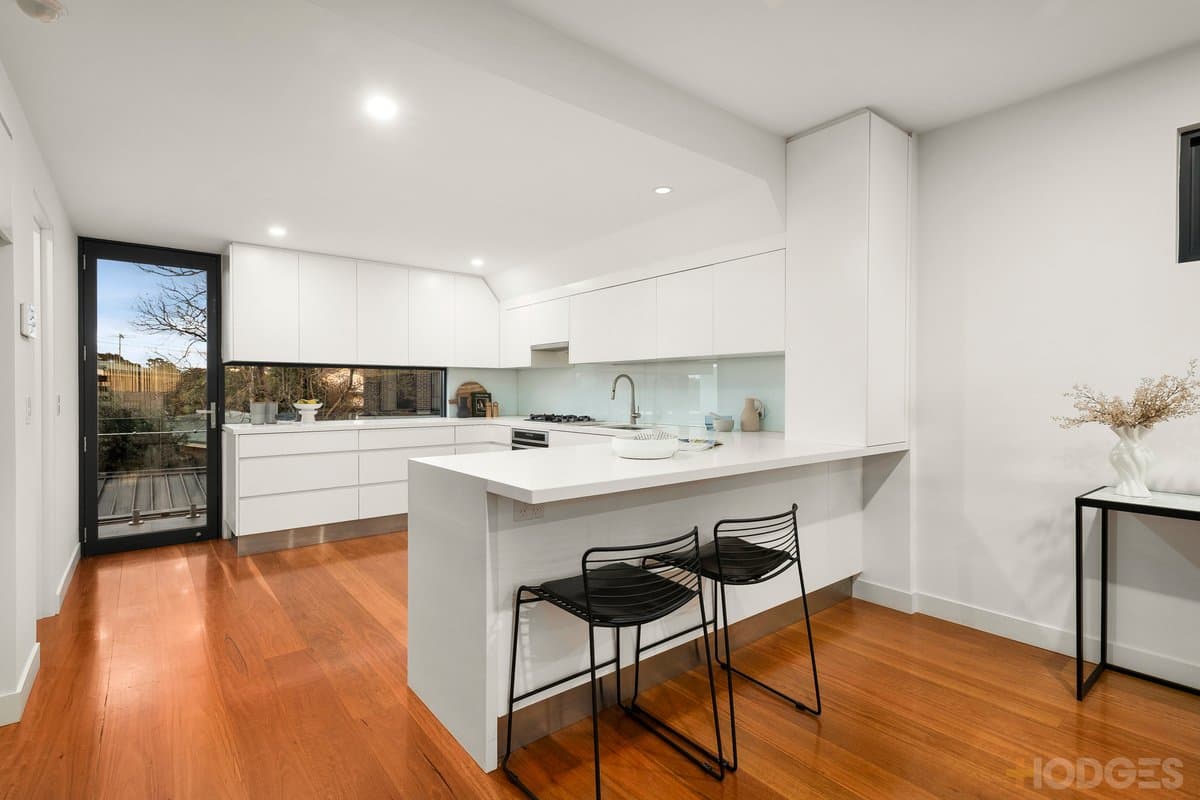 67 Beach Road, Hampton - Thumbnail 3