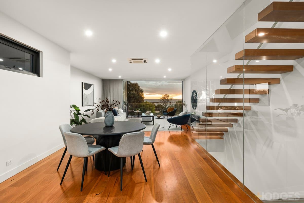 67 Beach Road, Hampton - Thumbnail 4