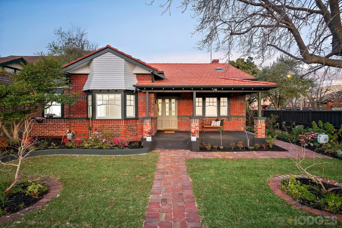 22 Avondale Street, Hampton - Image 1